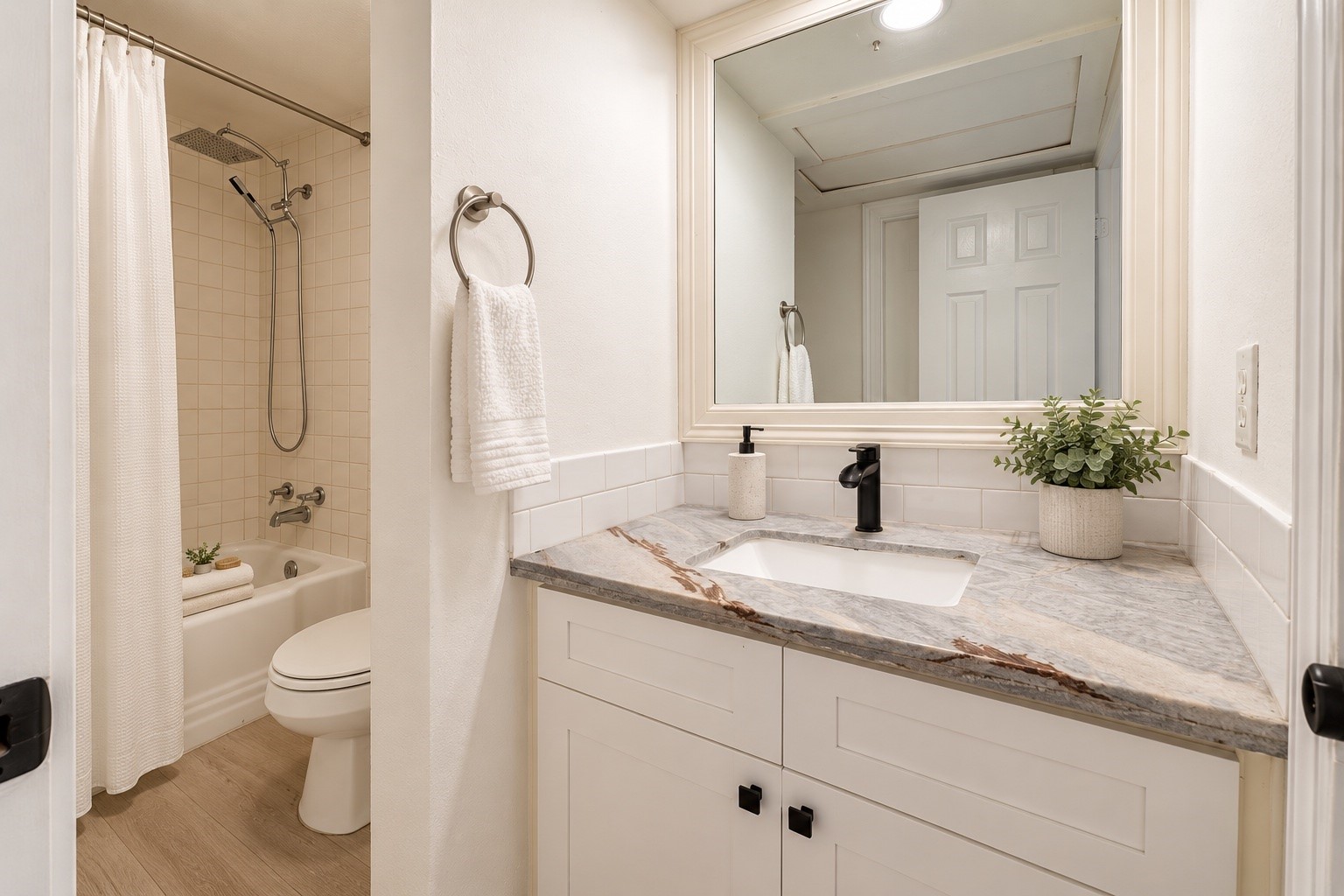 3131 Southwest Freeway C35 Property Photo 10