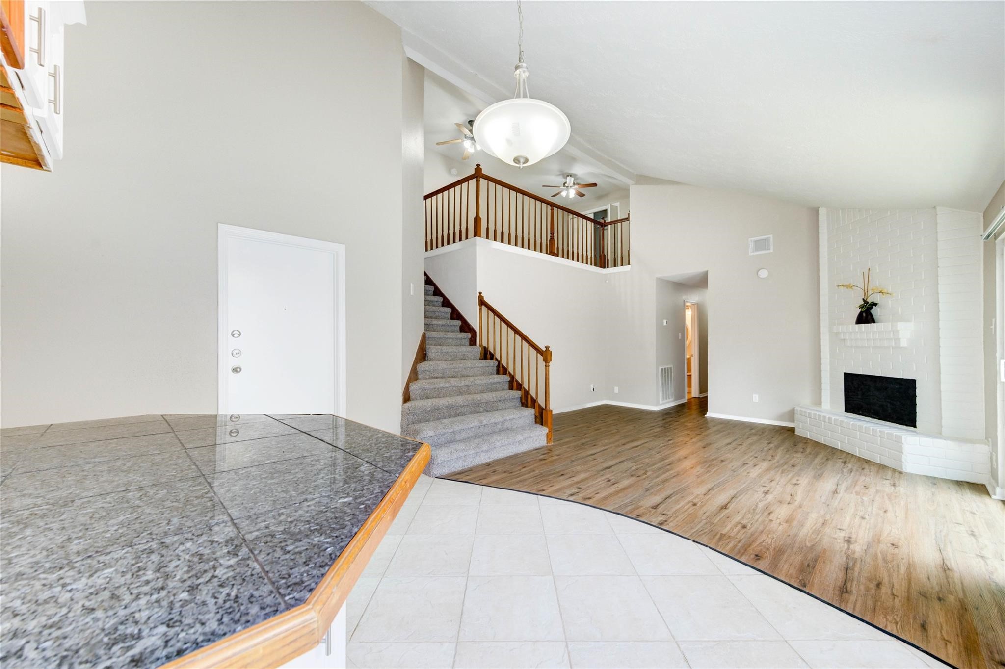 5255 Beaverbrook Drive Property Photo 2