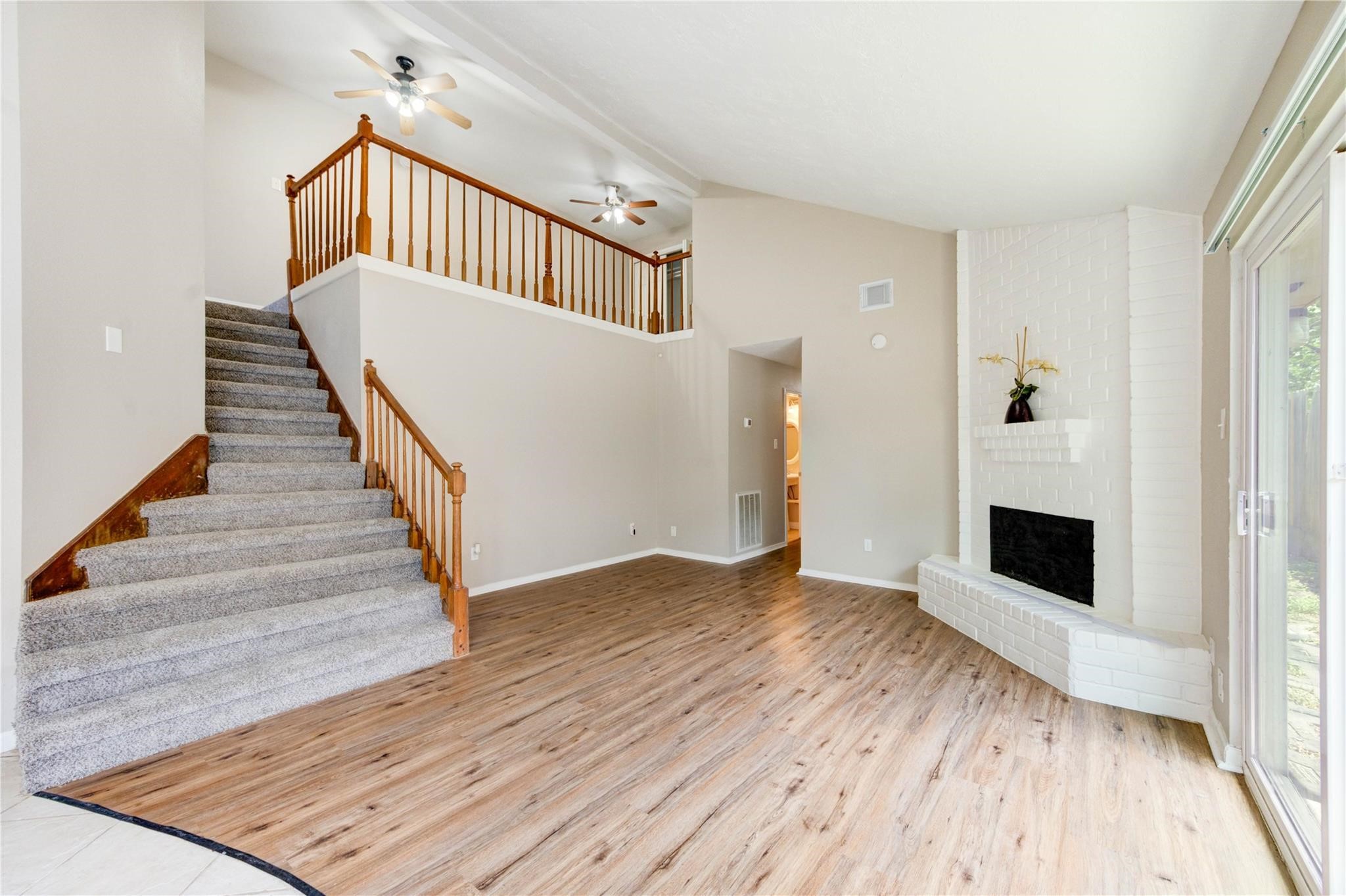 5255 Beaverbrook Drive Property Photo 3