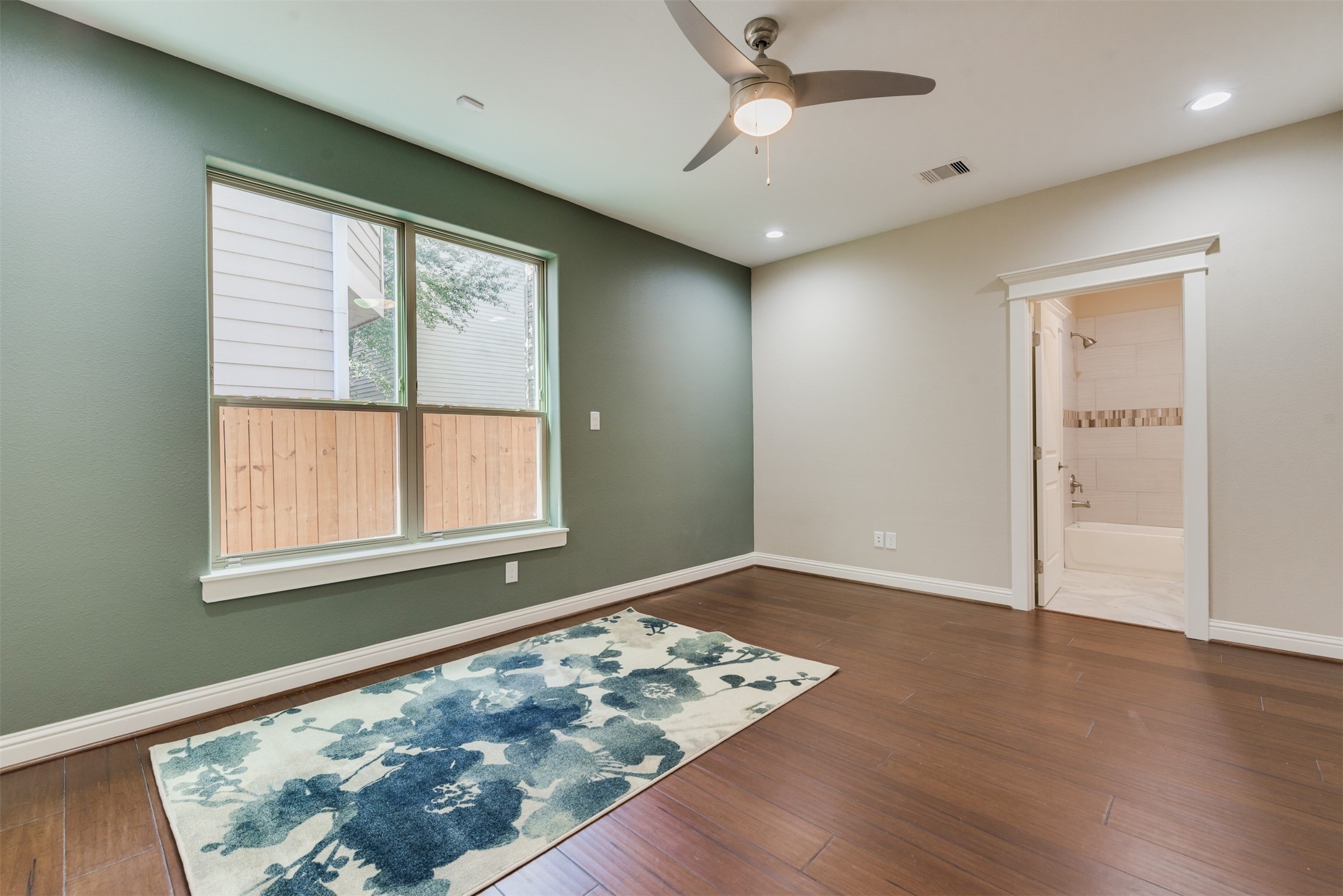 1244 W 26th Street Property Photo 6