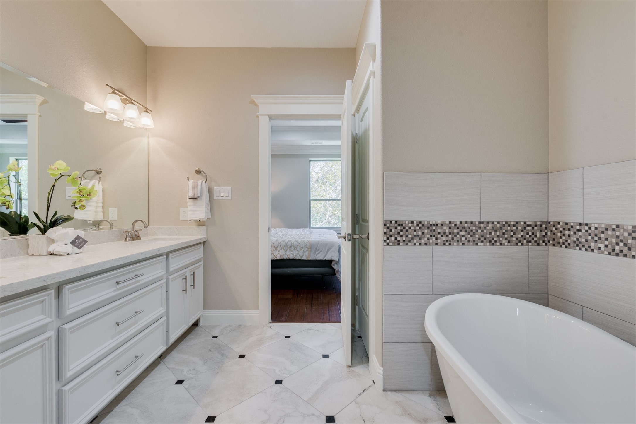 1244 W 26th Street Property Photo 43