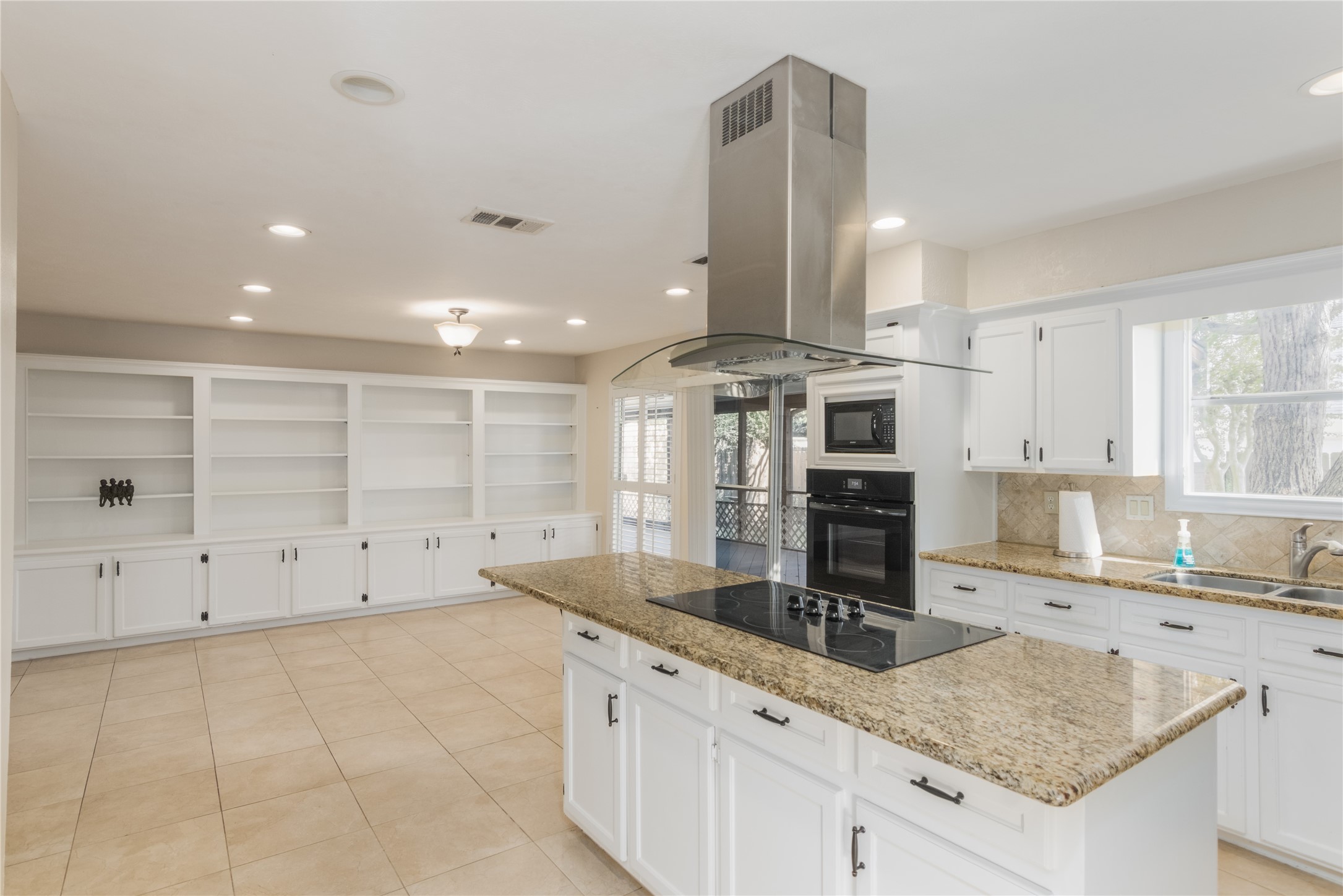 715 Trademark Place Property Photo 15