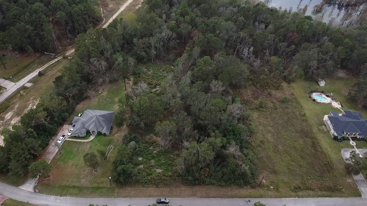 19143 Serpenteer Drive Property Photo 3