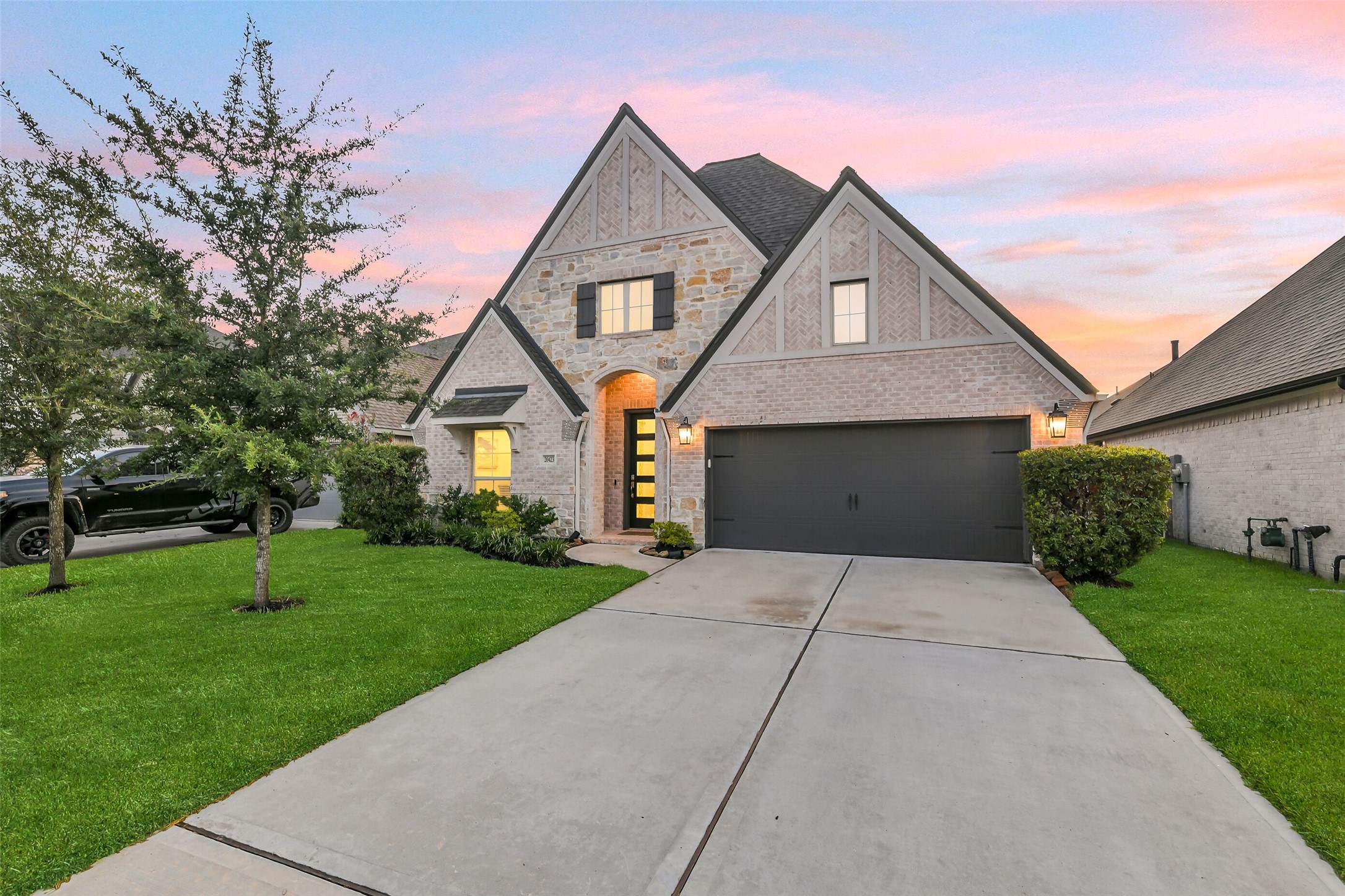 20423 Avelignese Way Property Photo 4
