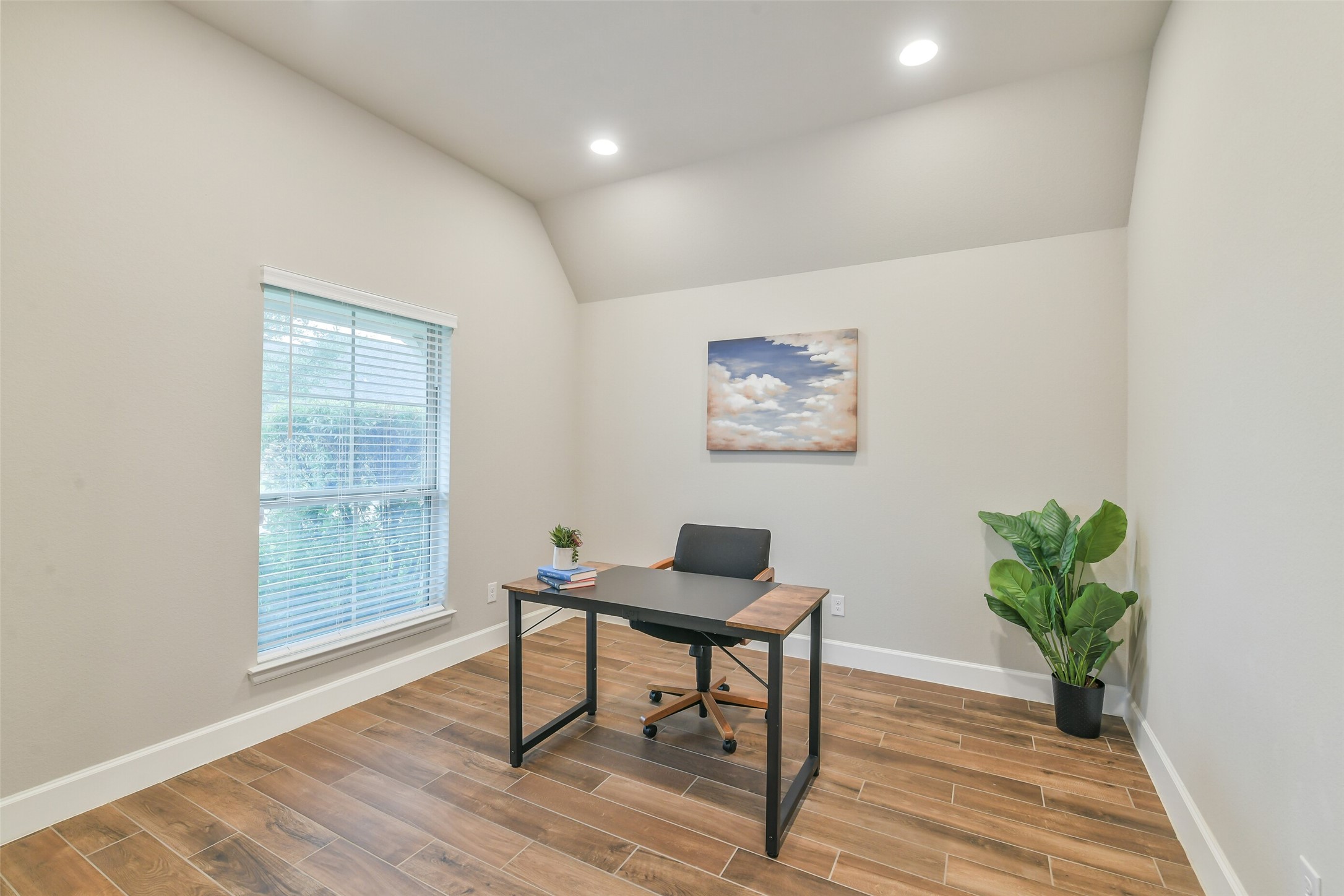 20423 Avelignese Way Property Photo 7