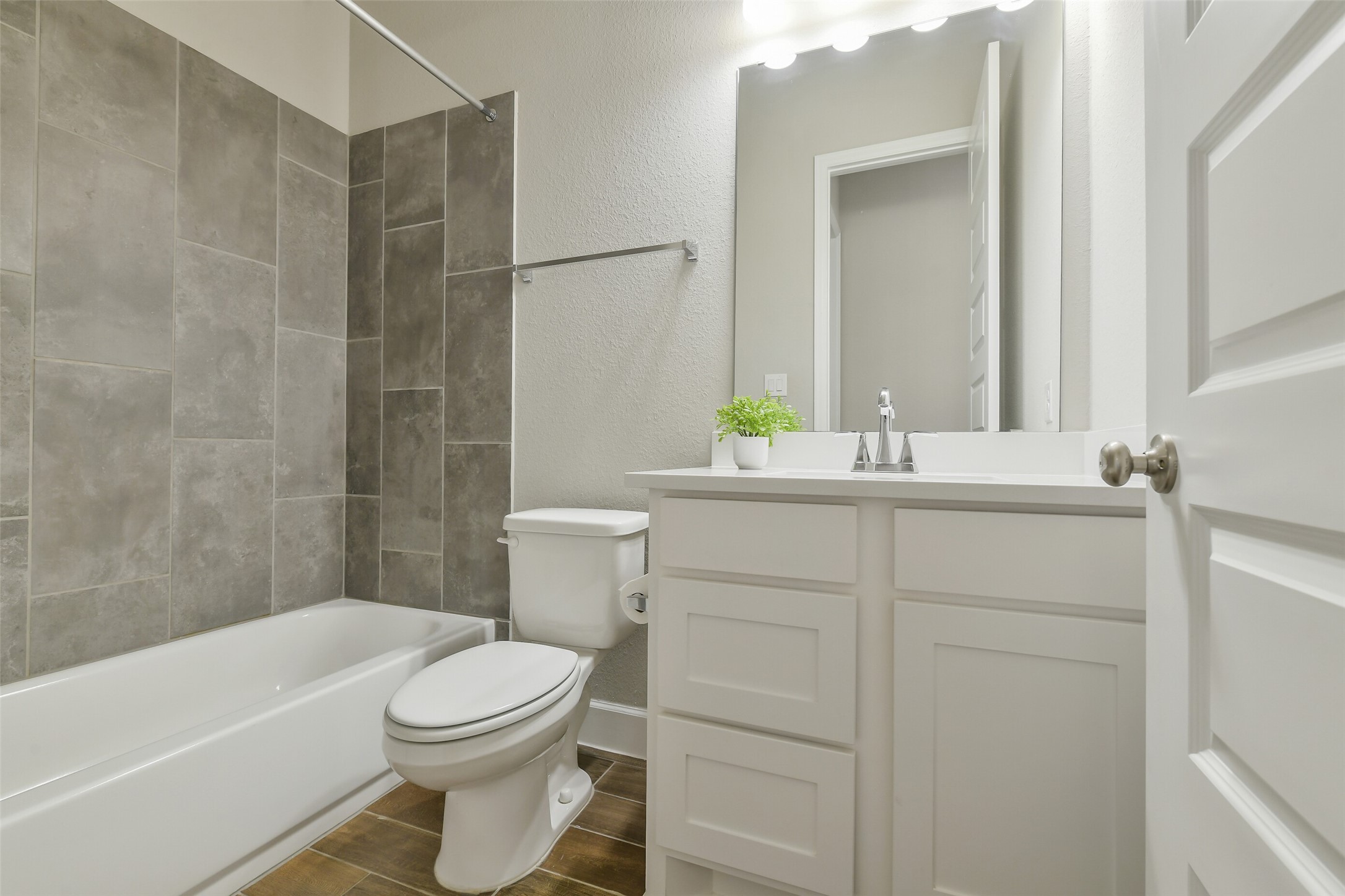 20423 Avelignese Way Property Photo 38