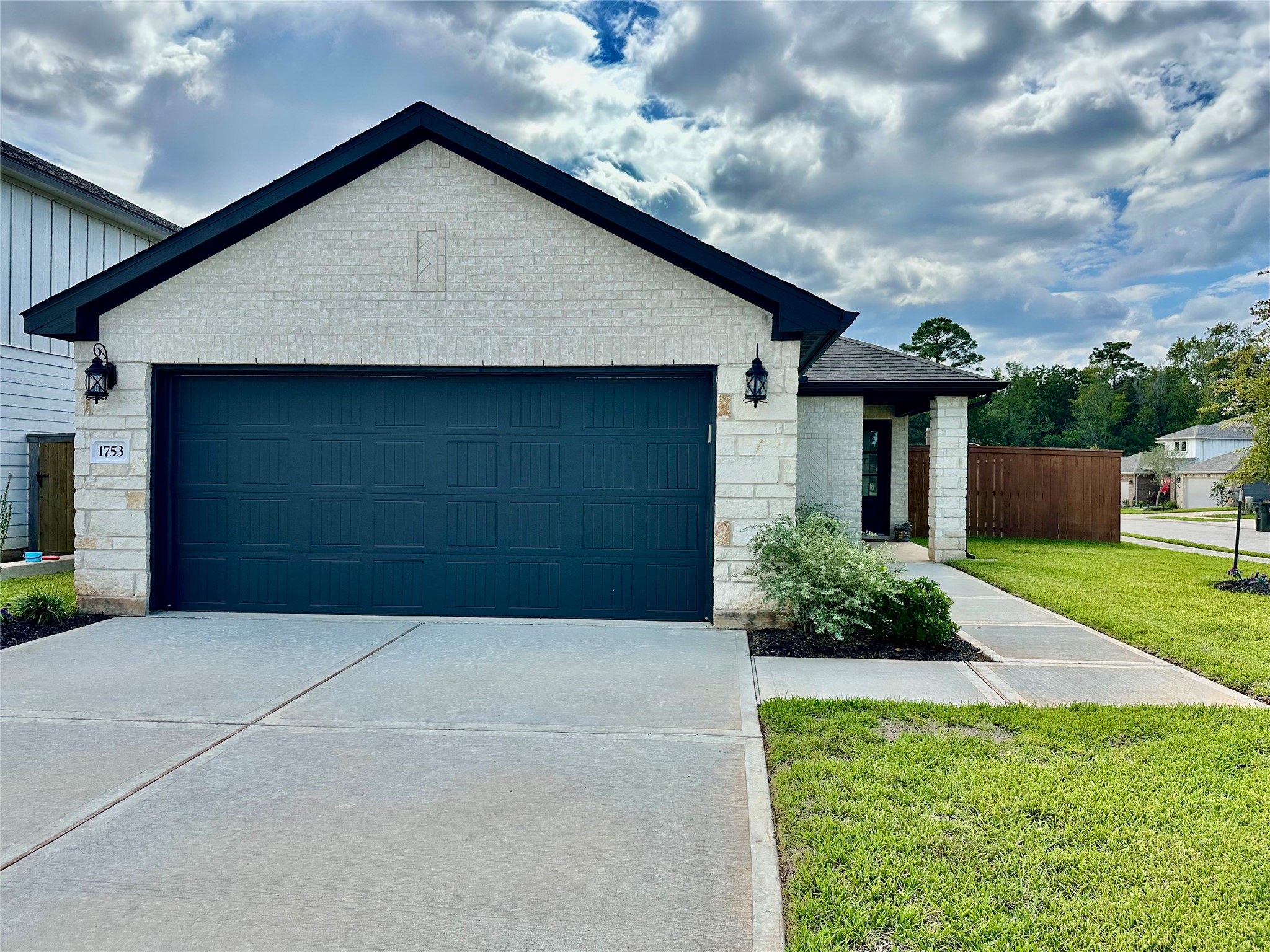 1753 Cayden Oak Property Photo 1