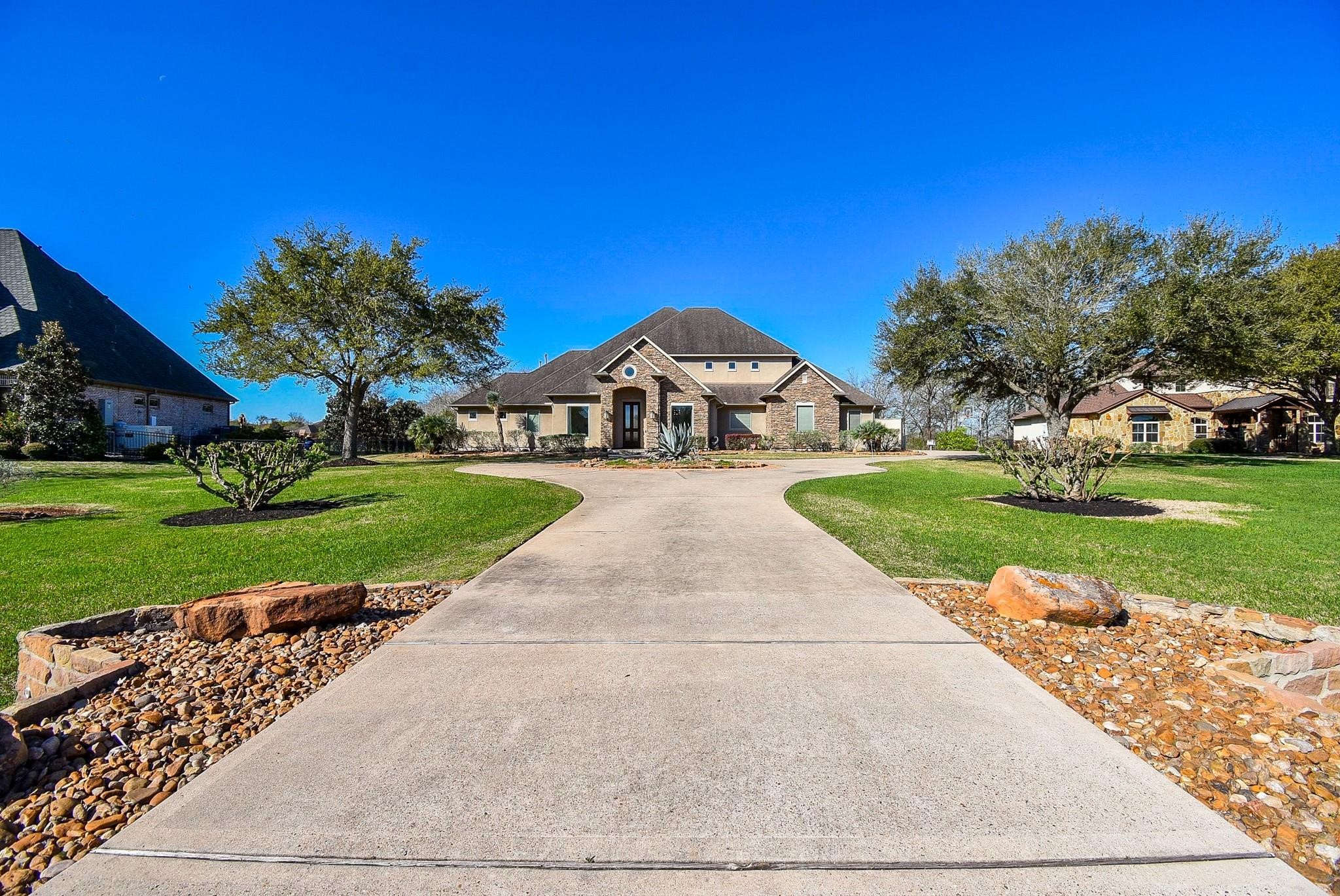 2819 Palmetto Bend Property Photo 3