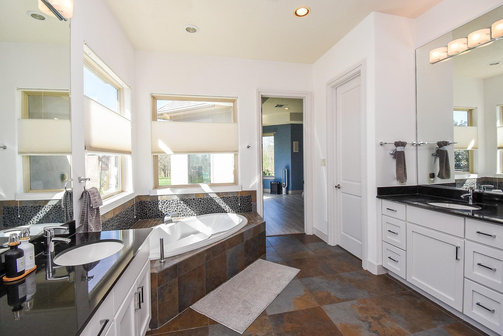 2819 Palmetto Bend Property Photo 39