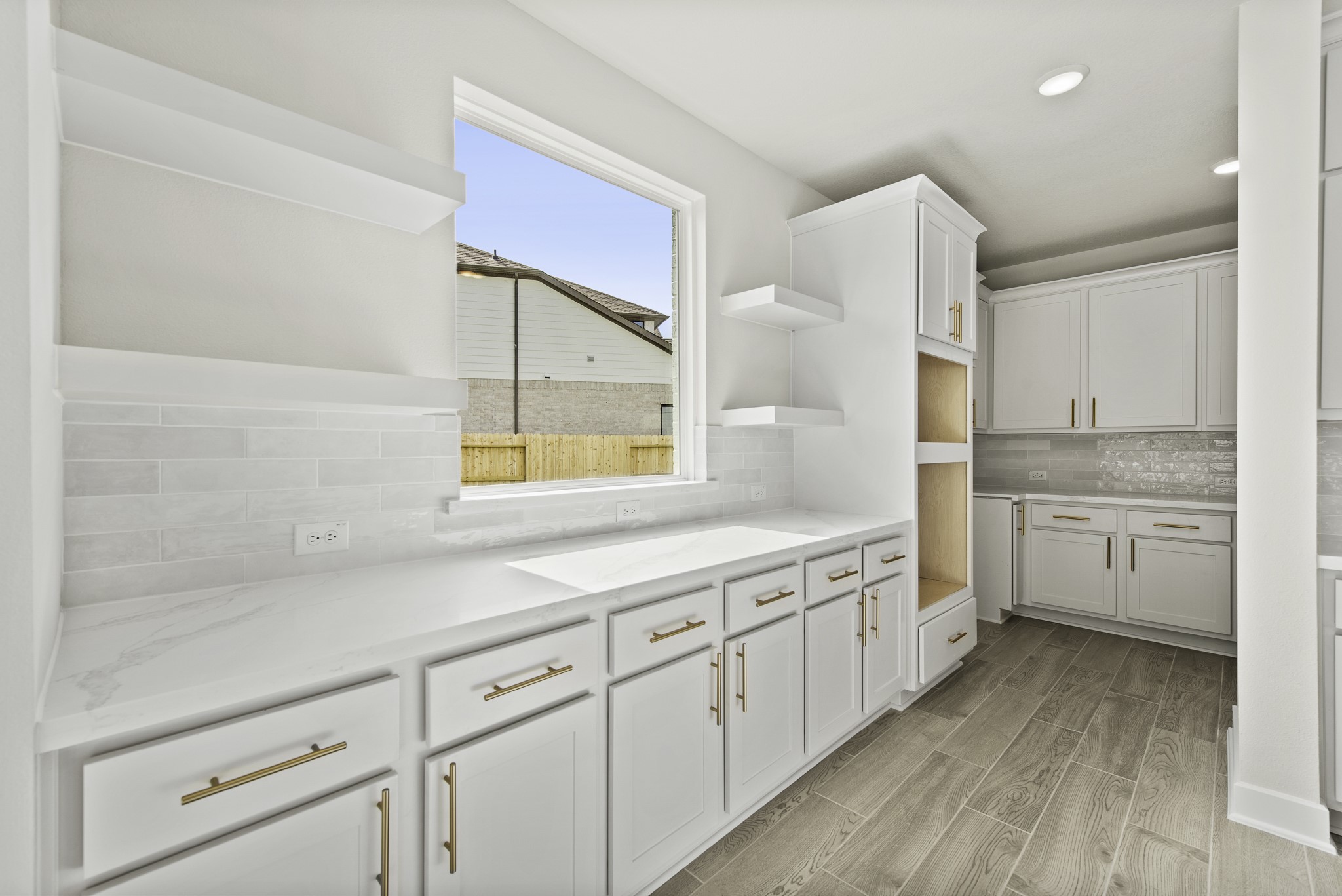 15703 Saffron Summer Street Property Photo 8