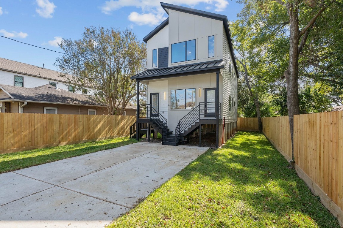 1216 Johnston Street A/b Property Photo 3