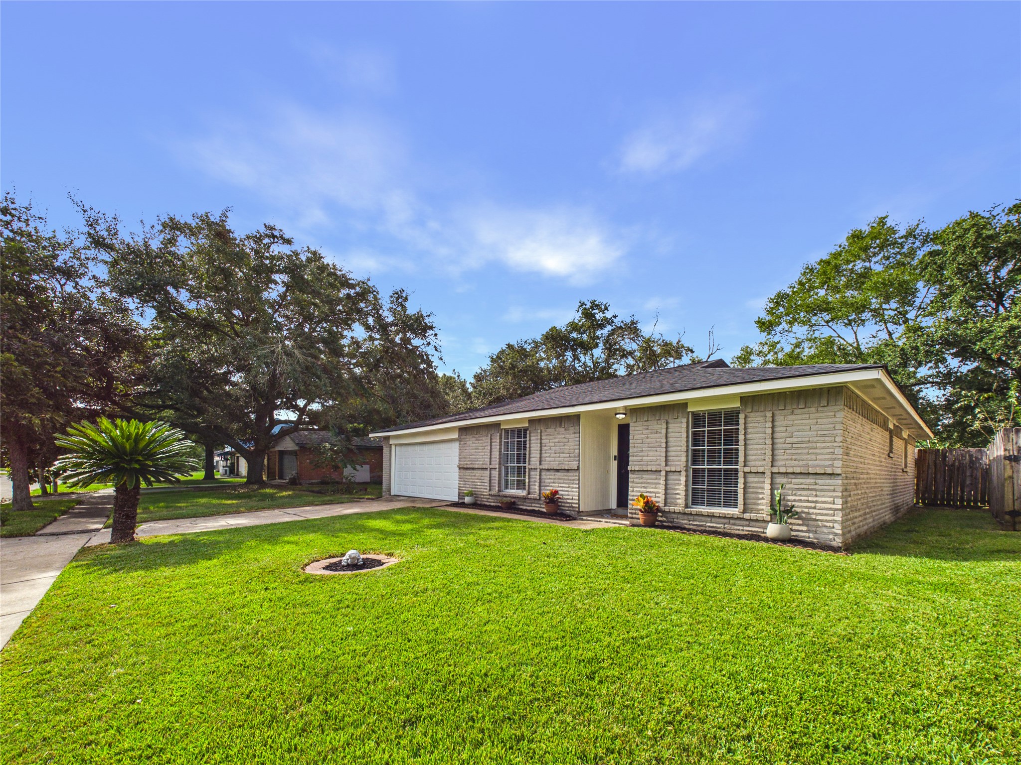 6209 Brookdale Drive Property Photo 1
