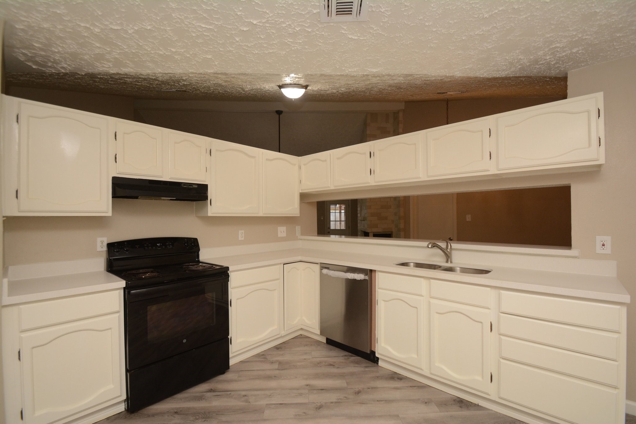 16335 Quail Echo Drive Property Photo 2