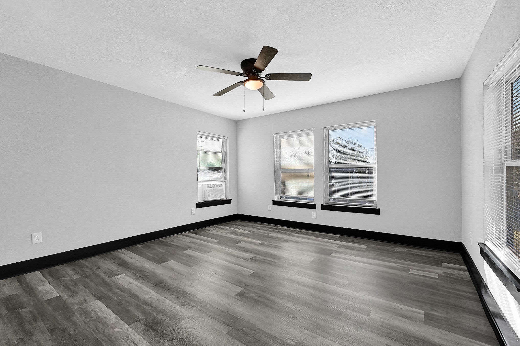 1313 10th Street 5 Property Photo 3