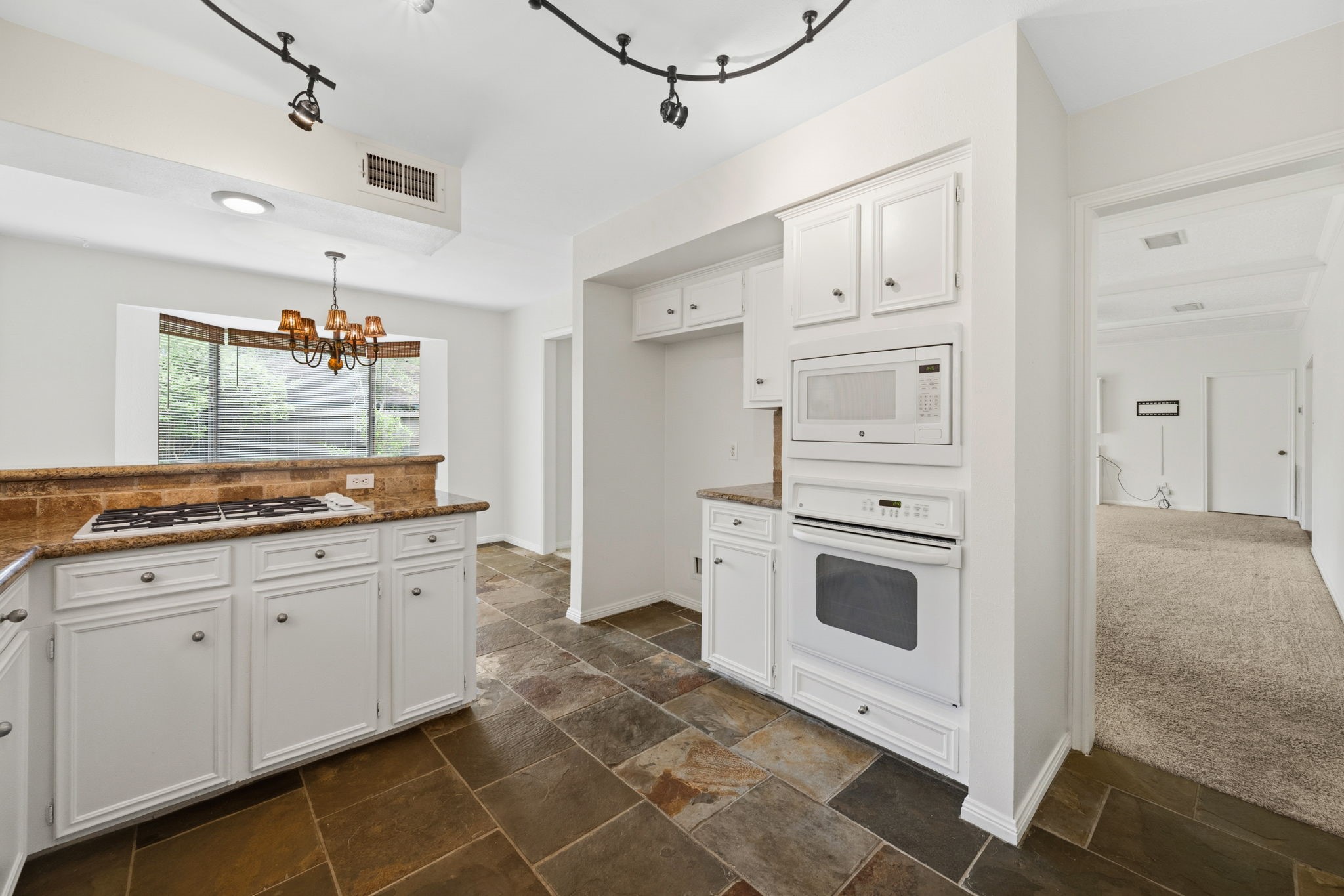 1307 Creek Hollow Drive Property Photo 11