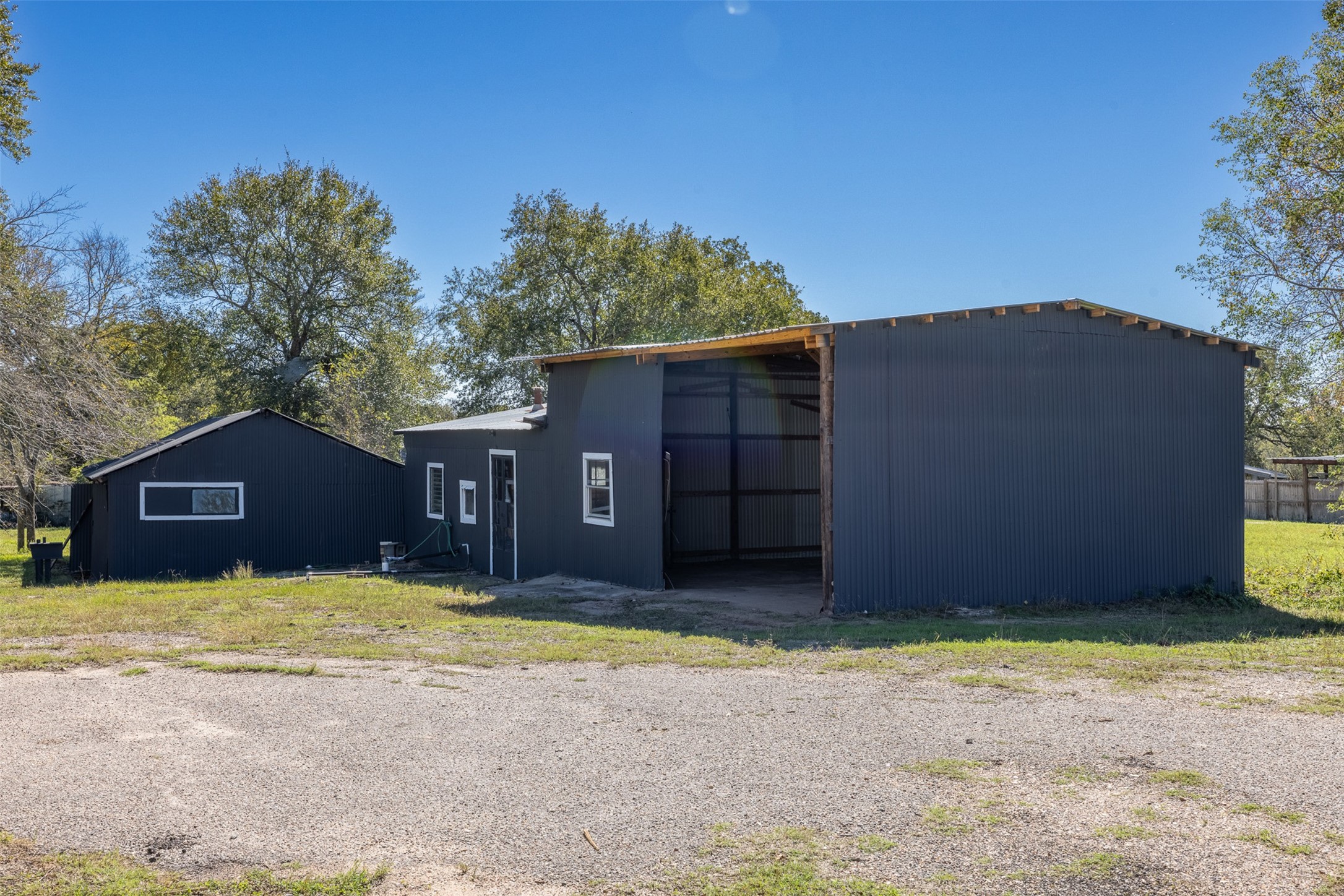 16088 Hwy 105 Property Photo 25