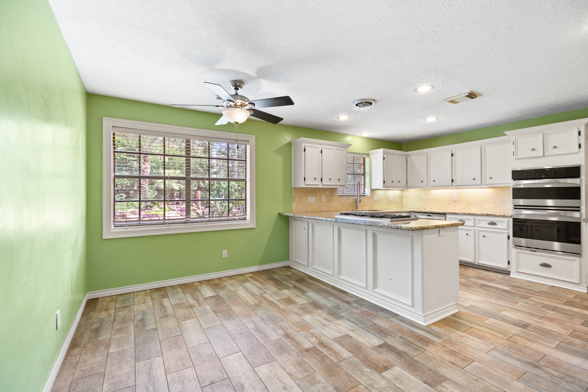 12923 Hunterfield Drive Property Photo 17