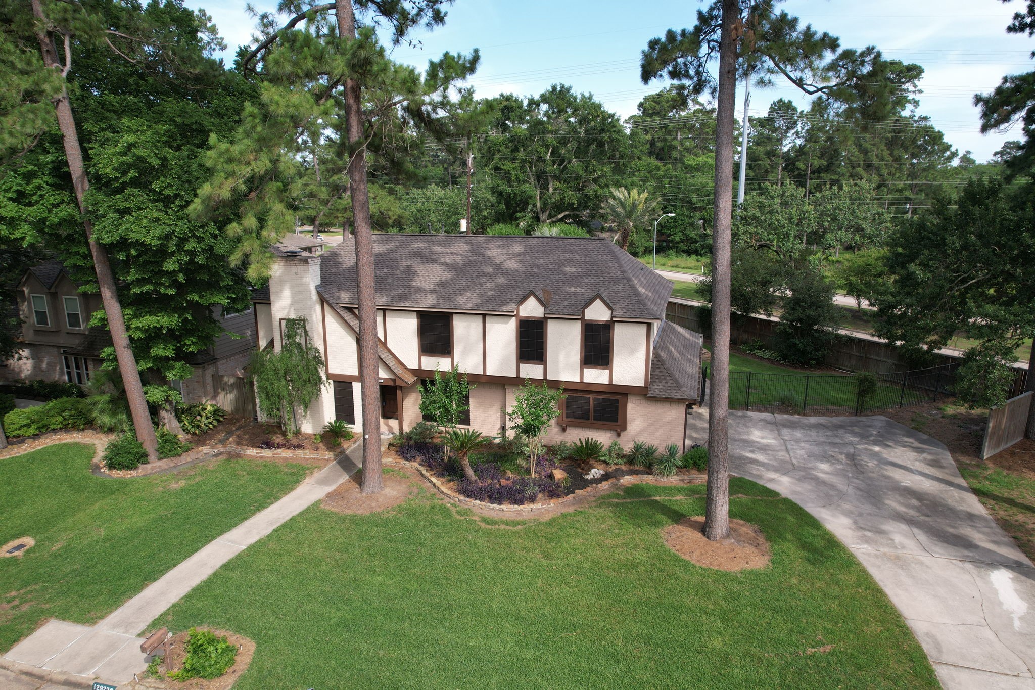 12923 Hunterfield Drive Property Photo 37