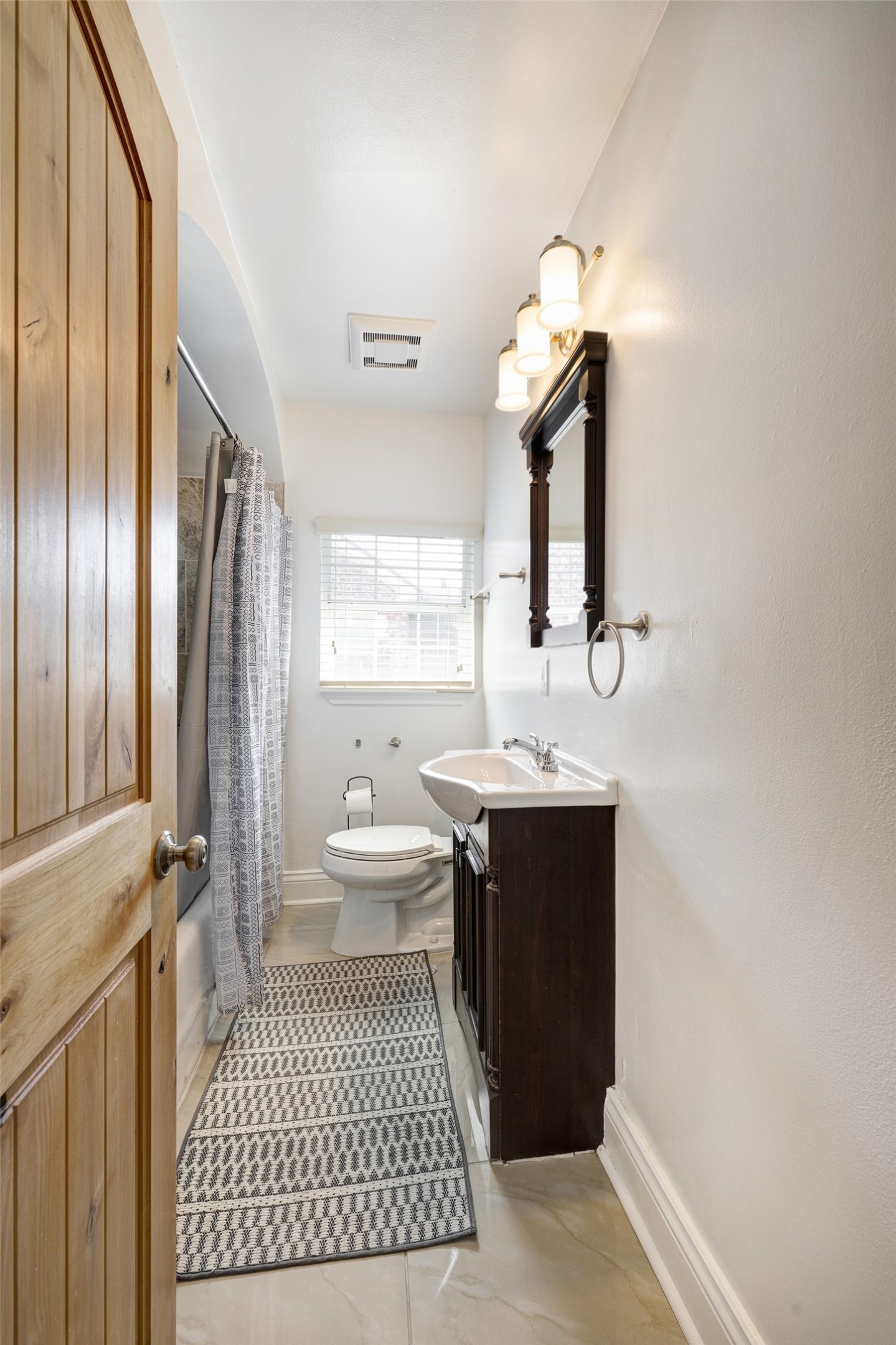 1811 Marshall Street B Property Photo 12