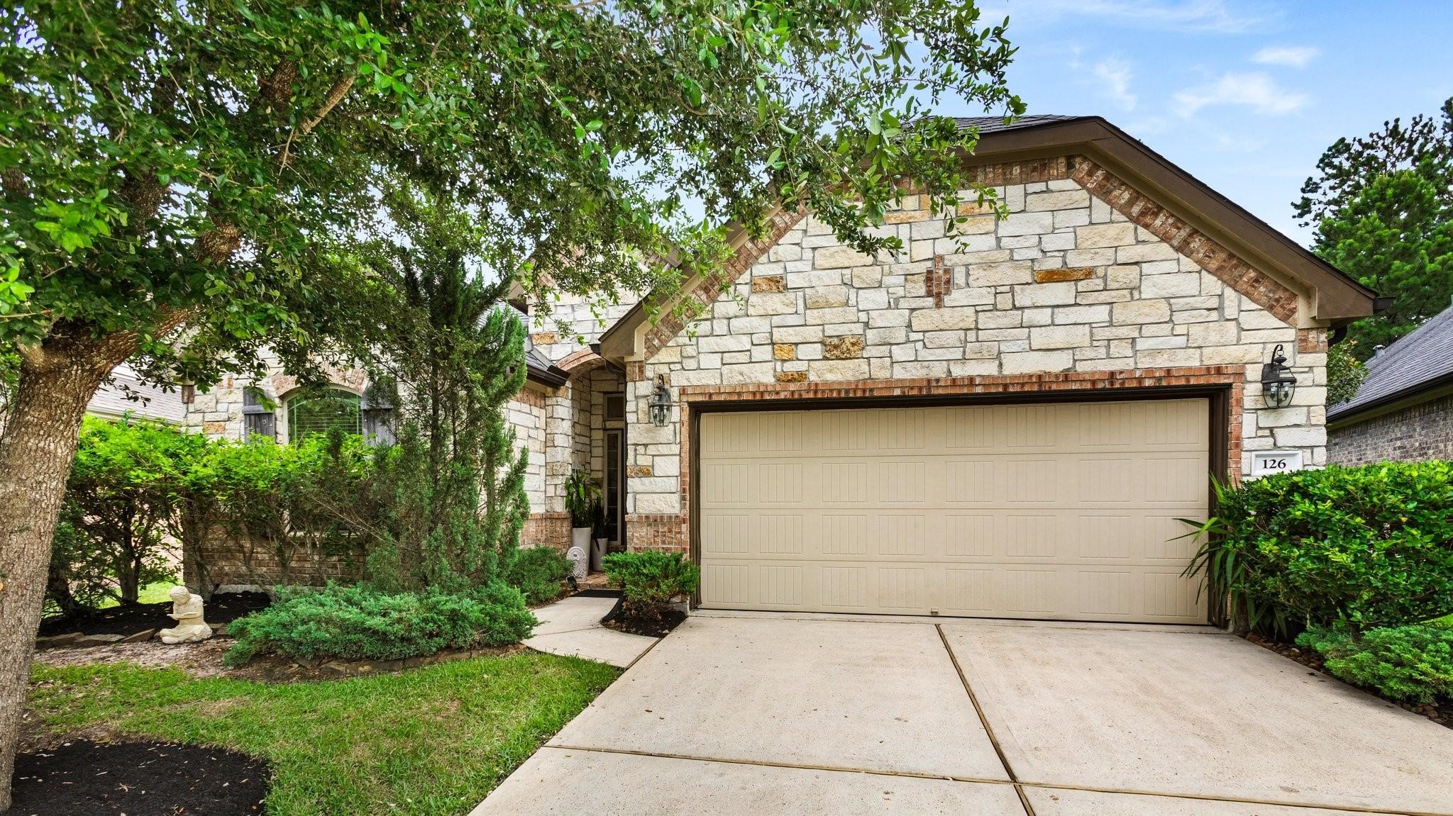 126 S Sawbridge Circle Property Photo 1
