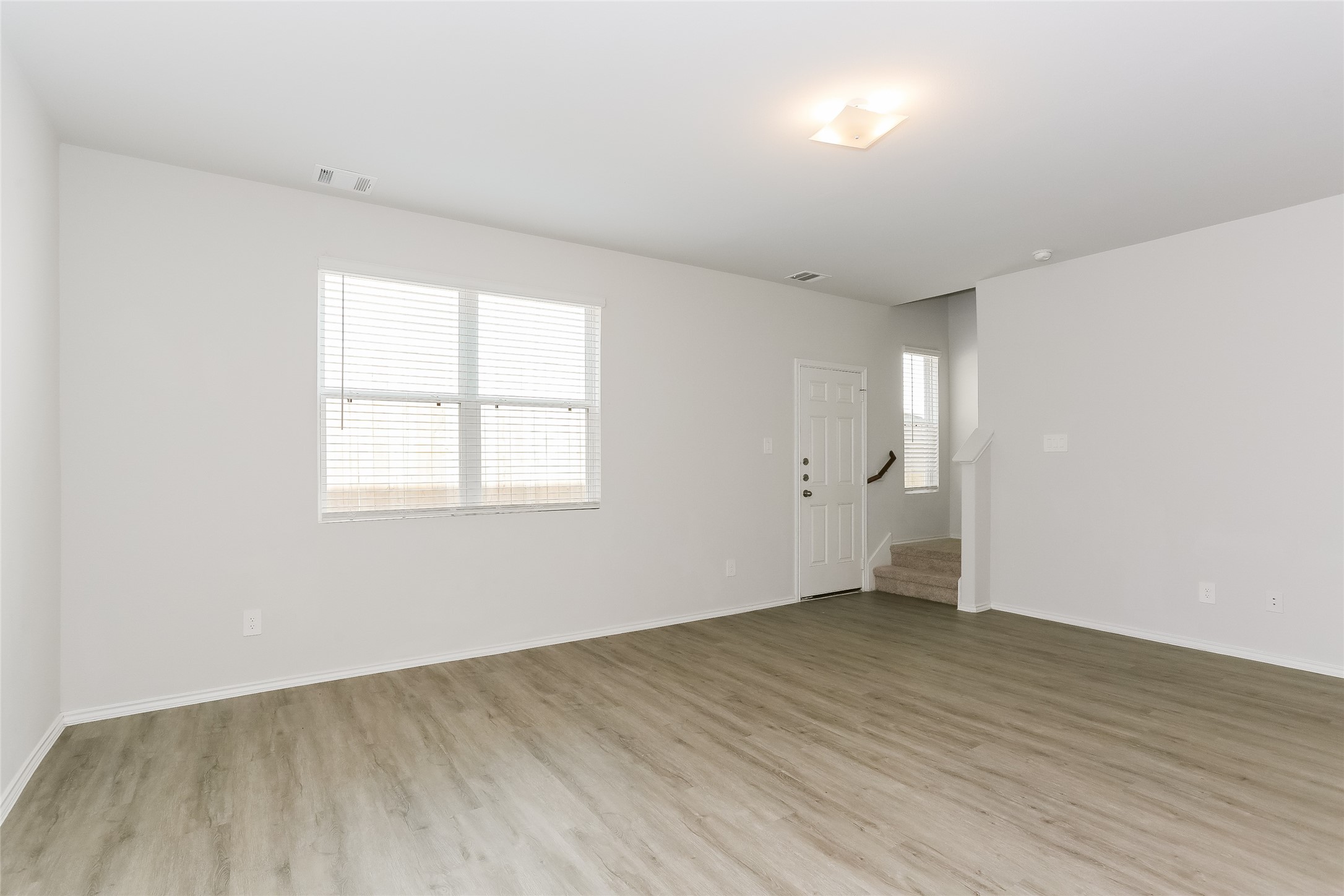 2626 Camrola Way Property Photo 6