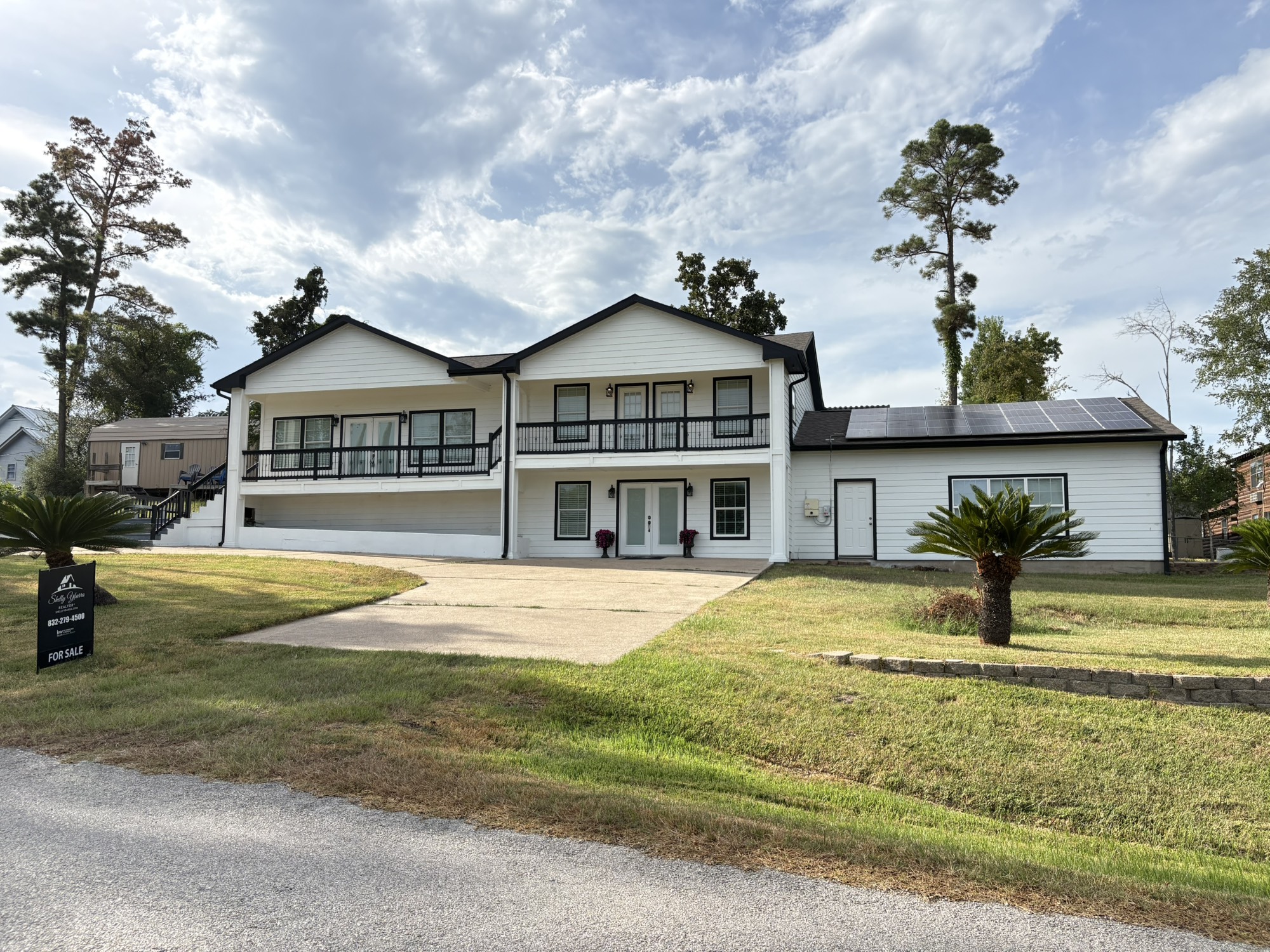 139 Laurel Cove W Property Photo 2