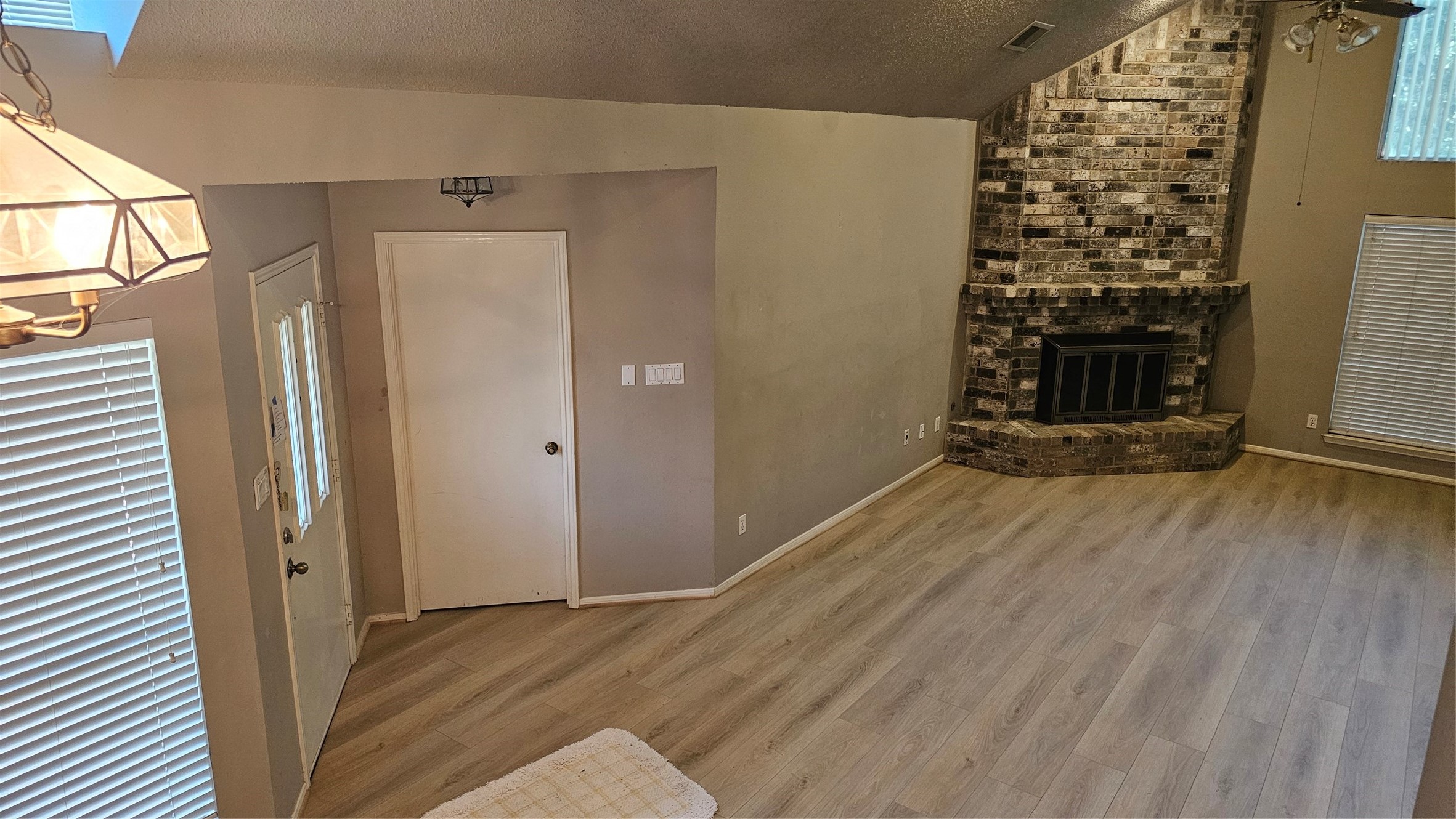 3607 Duncaster Drive Property Photo 3