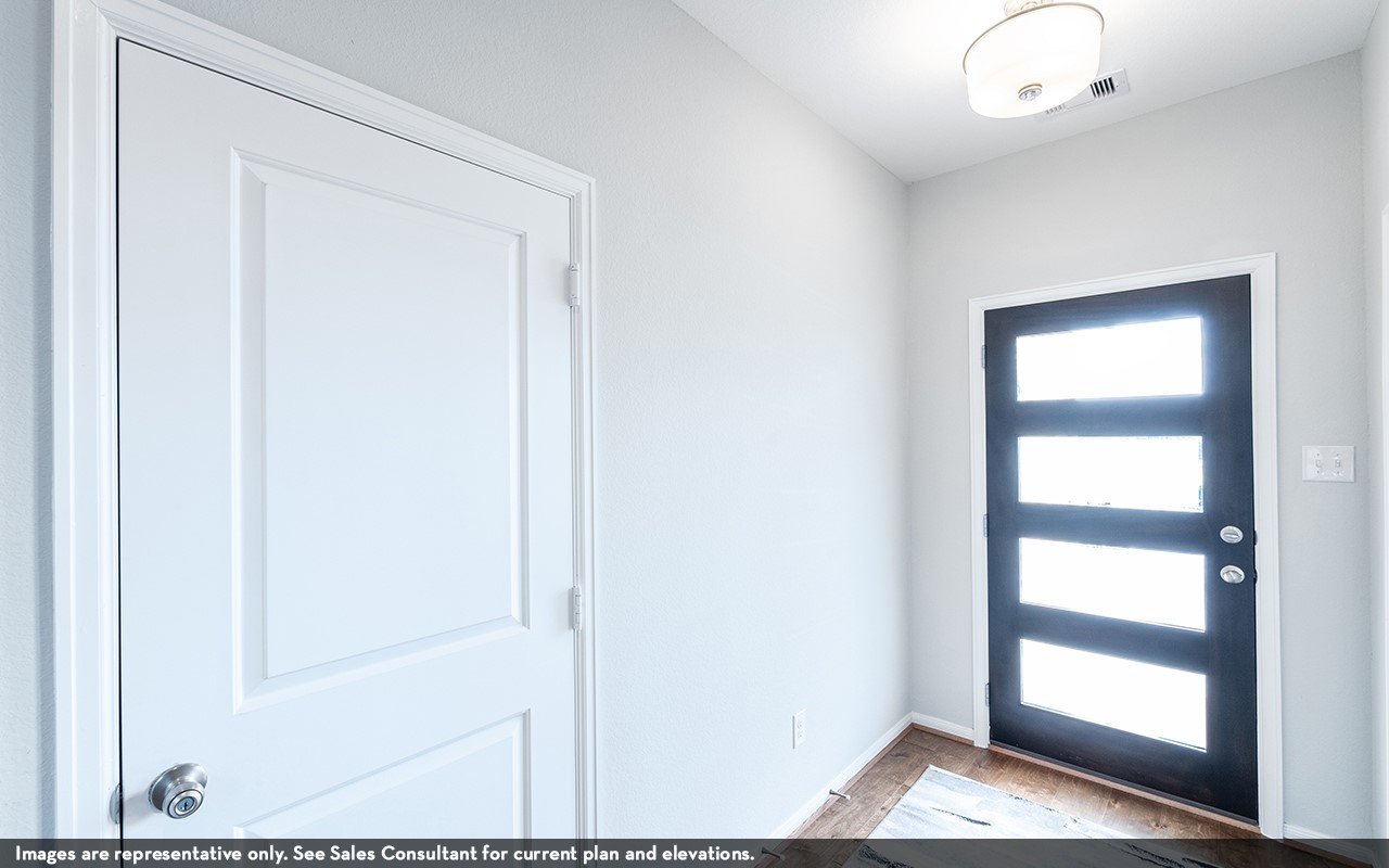2811 Tamarack Lodge Drive Property Photo 2