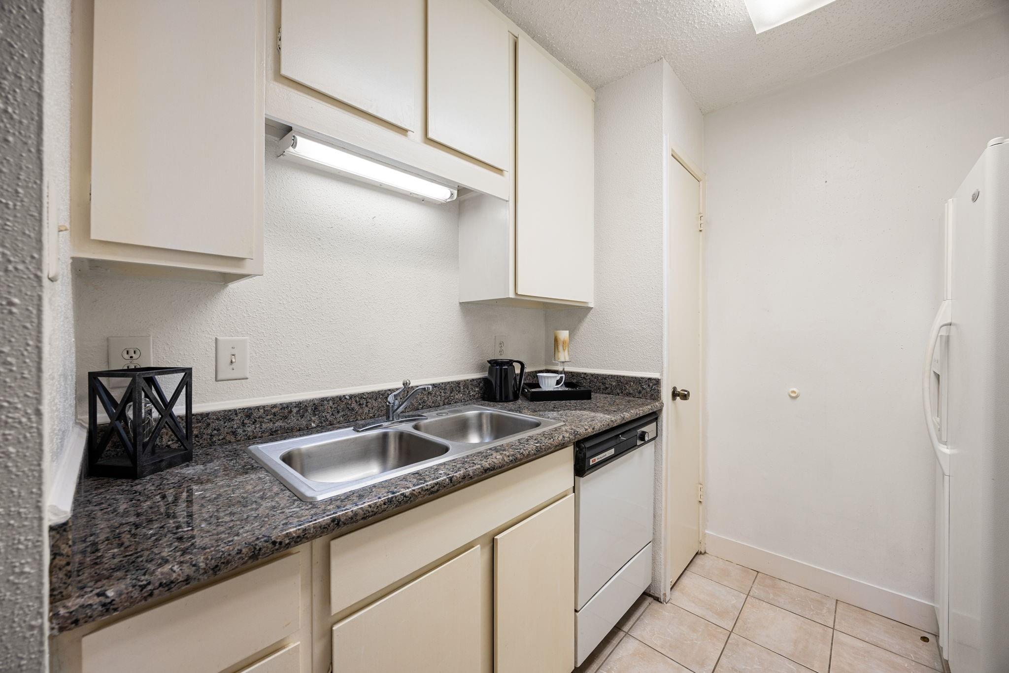 10047 Westpark Drive # 30, Houston Tx 77042 Property Photo 9
