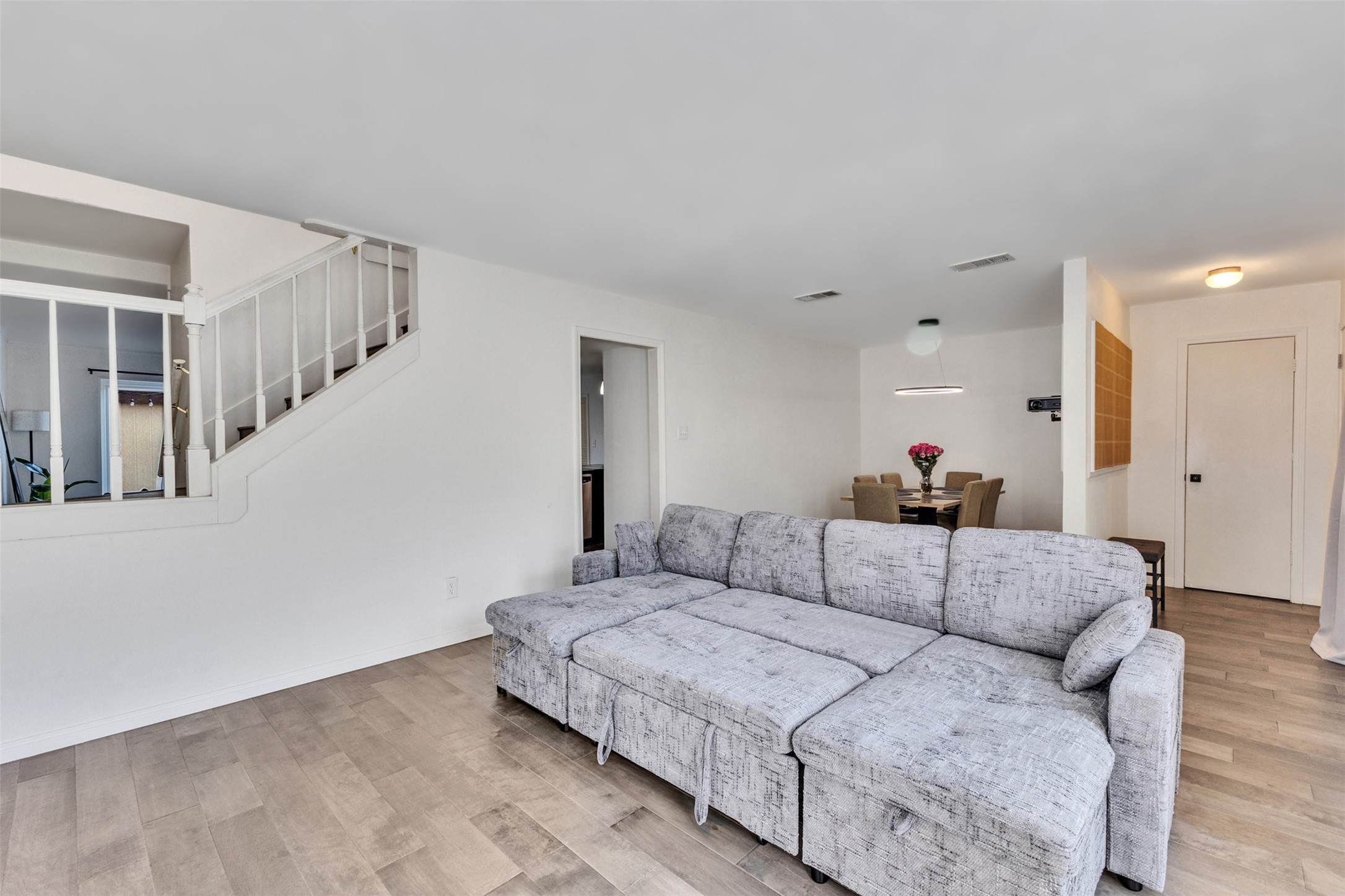 11657 Sabo Road Property Photo 8