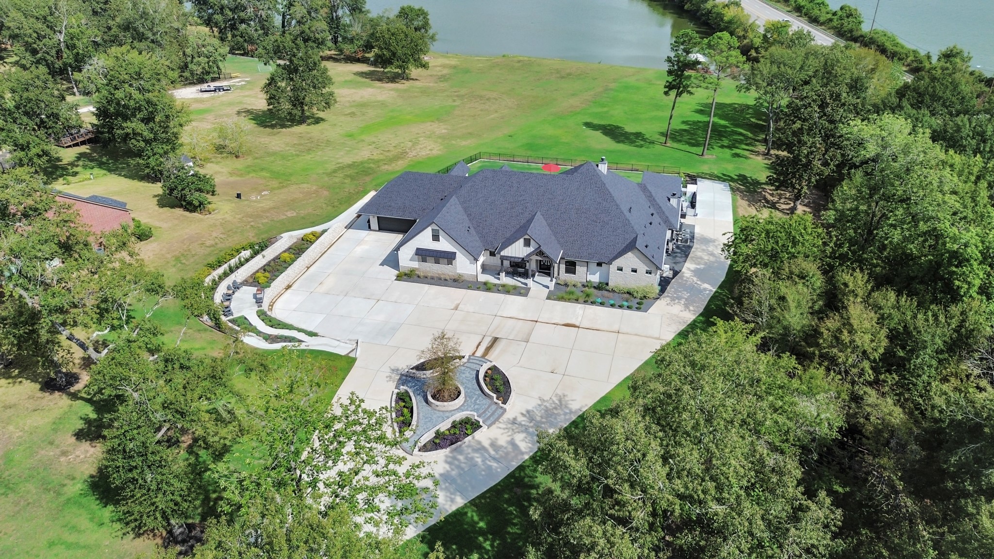 18828 Harbor Side Boulevard Property Photo 1