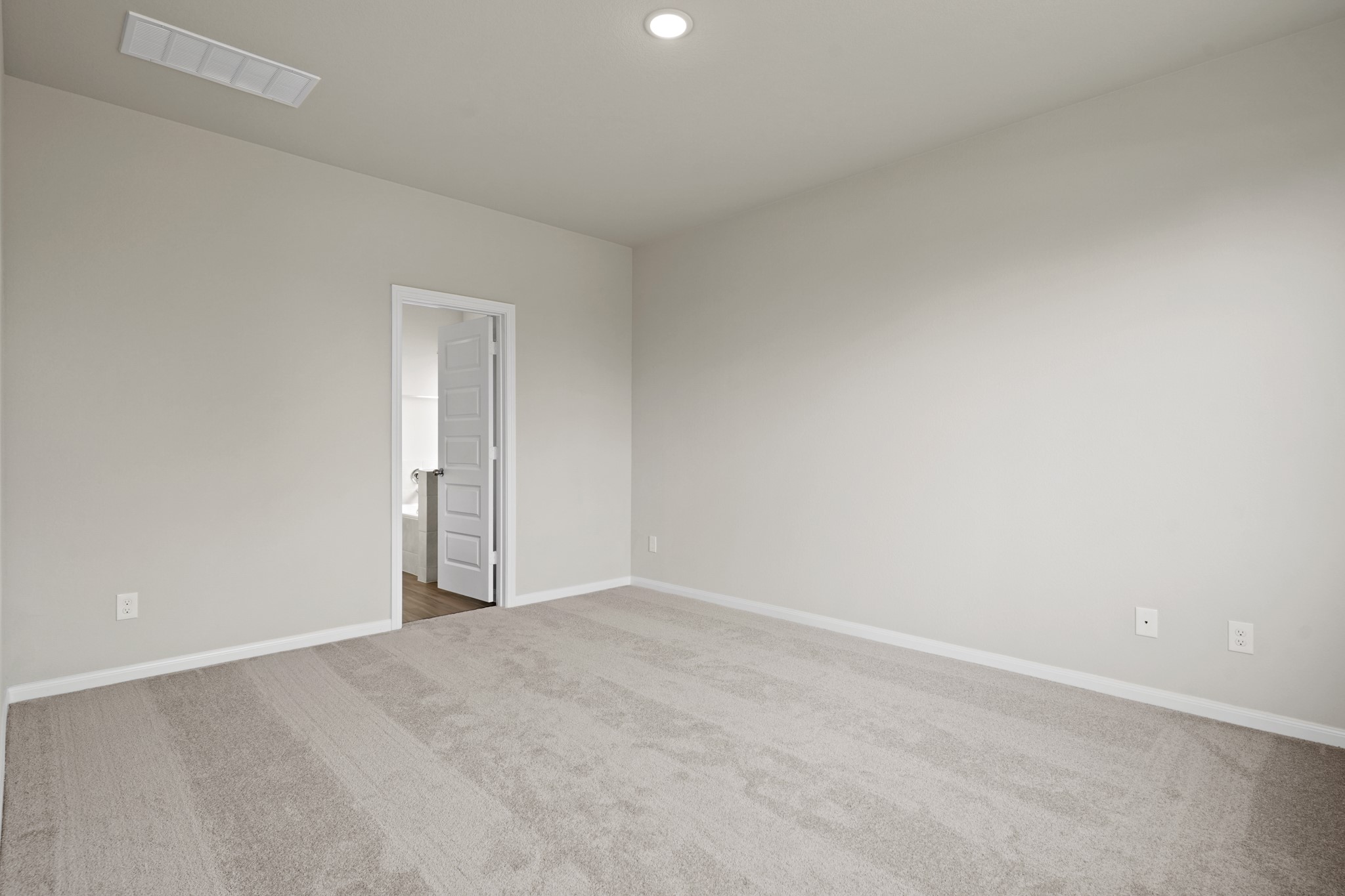 2584 Hawk Eye Drive Property Photo 8