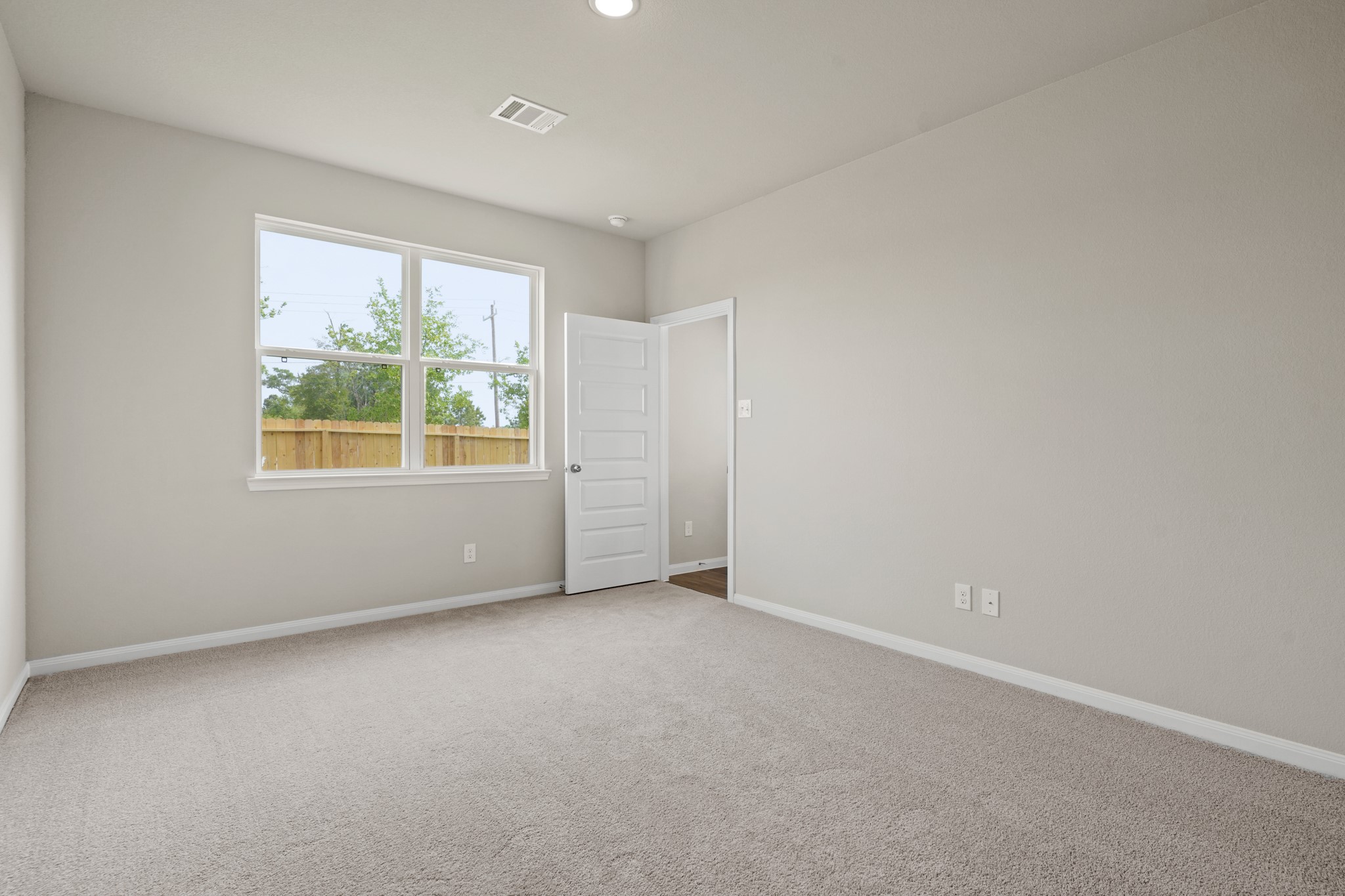 2584 Hawk Eye Drive Property Photo 9