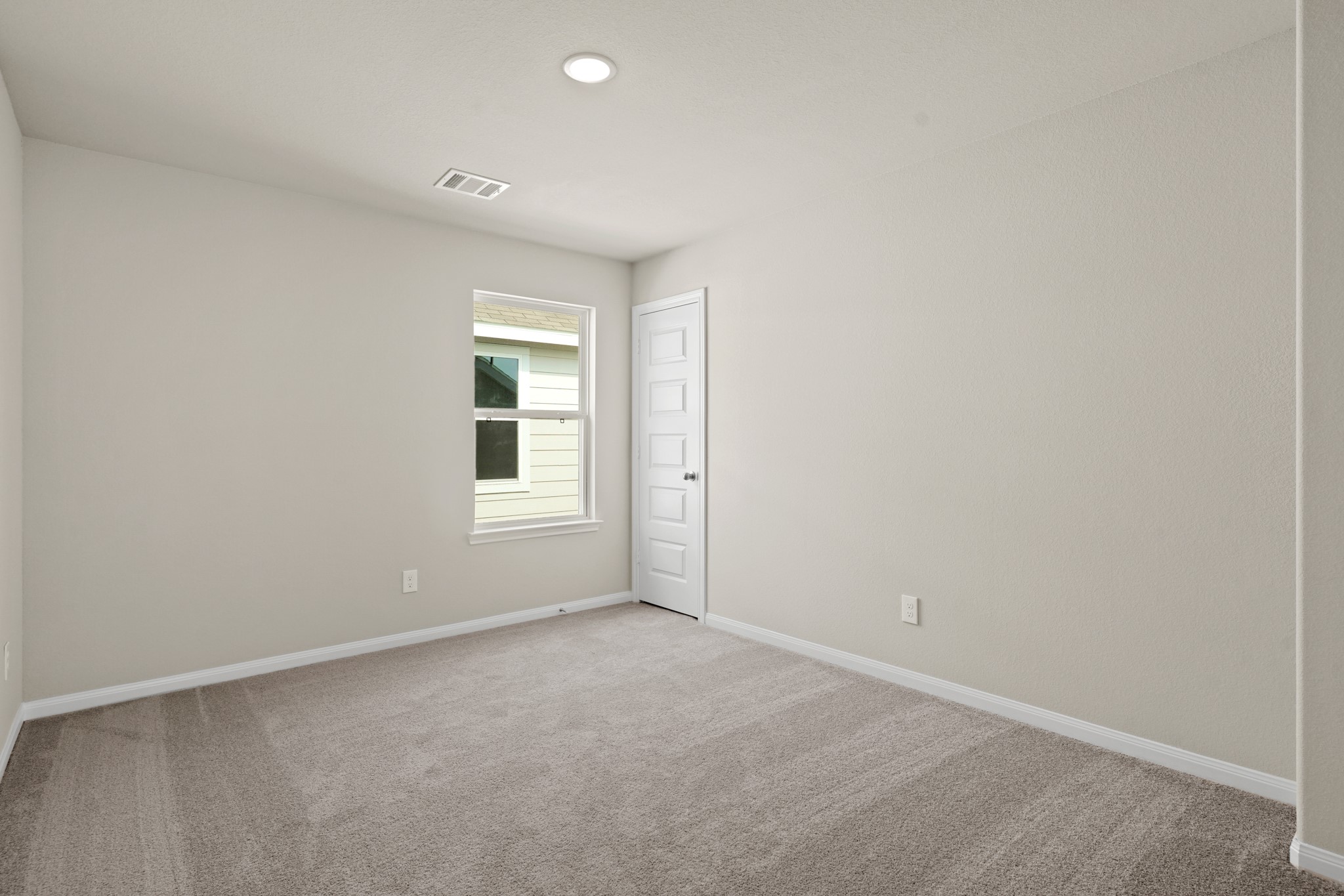2584 Hawk Eye Drive Property Photo 12