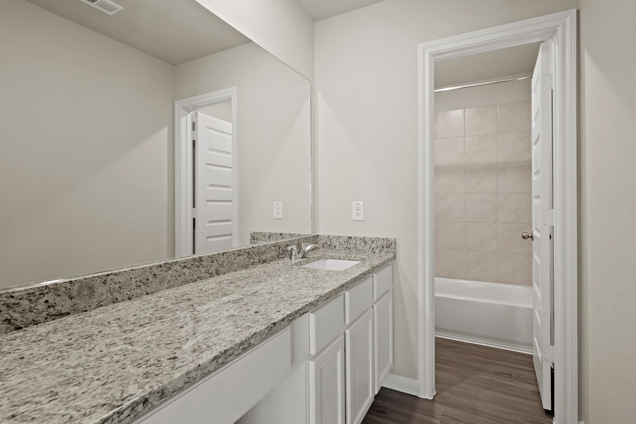 2584 Hawk Eye Drive Property Photo 13