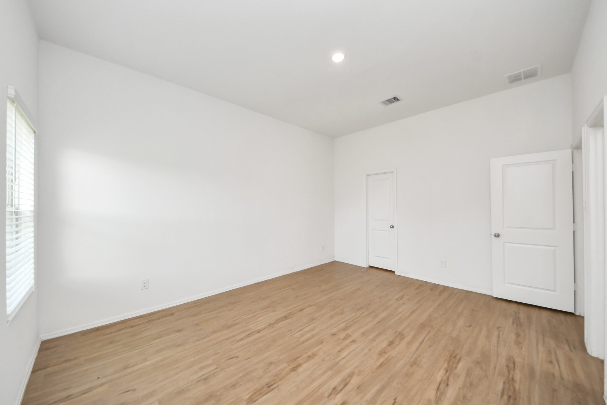 1409 Twilight Green Drive Property Photo 13