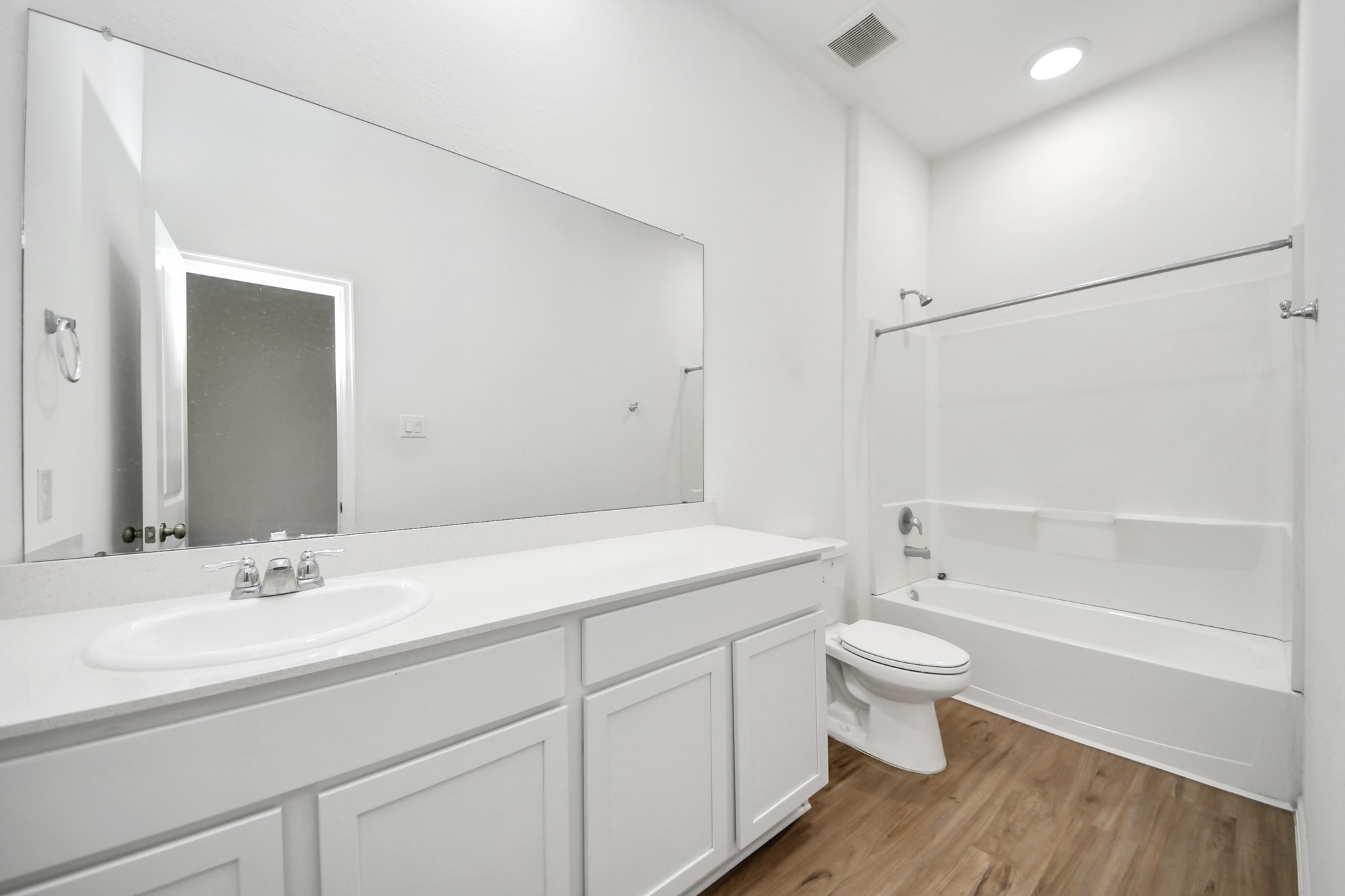 1409 Twilight Green Drive Property Photo 16