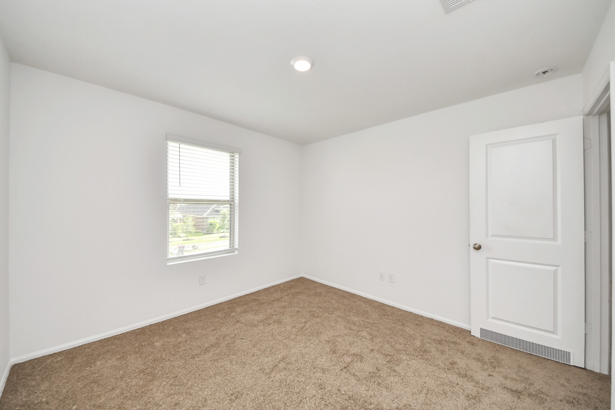 1409 Twilight Green Drive Property Photo 26