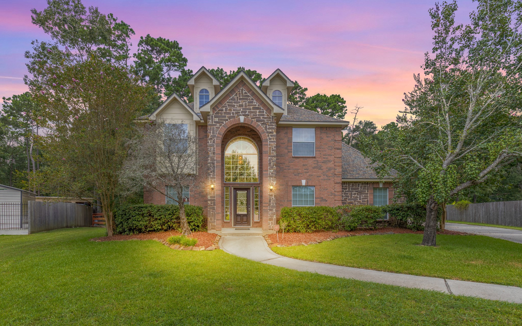 1003 Commons Waterway Drive Property Photo 1