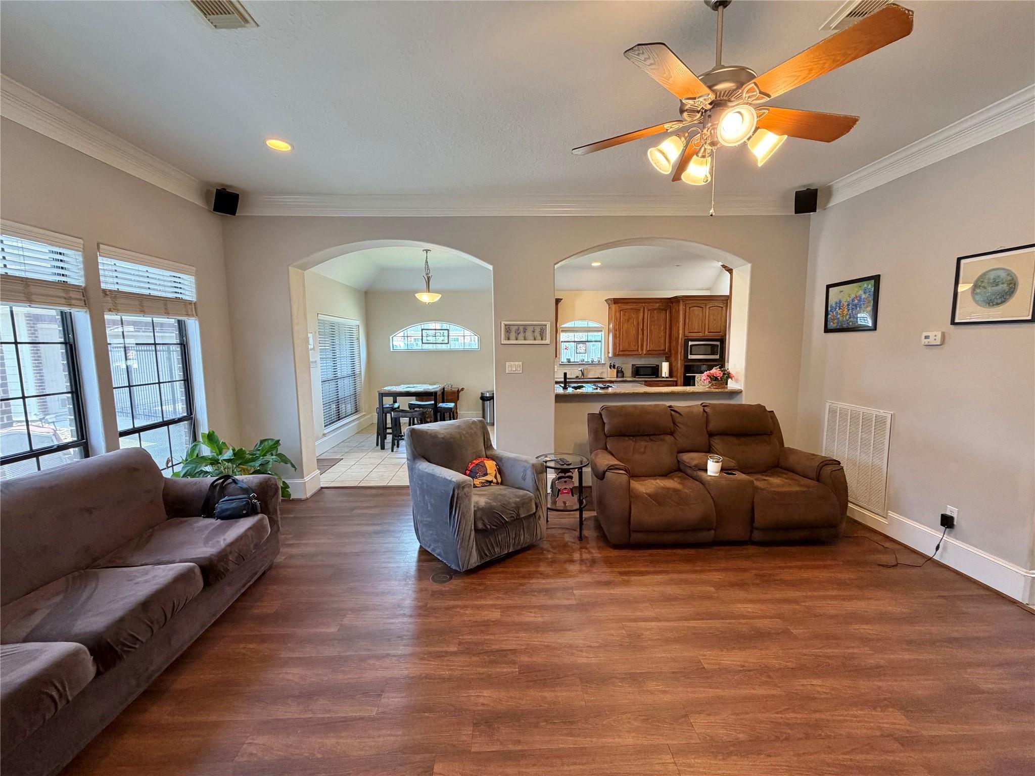 1113 Enchanted Oaks Drive, Angleton Tx 77515 Property Photo 8