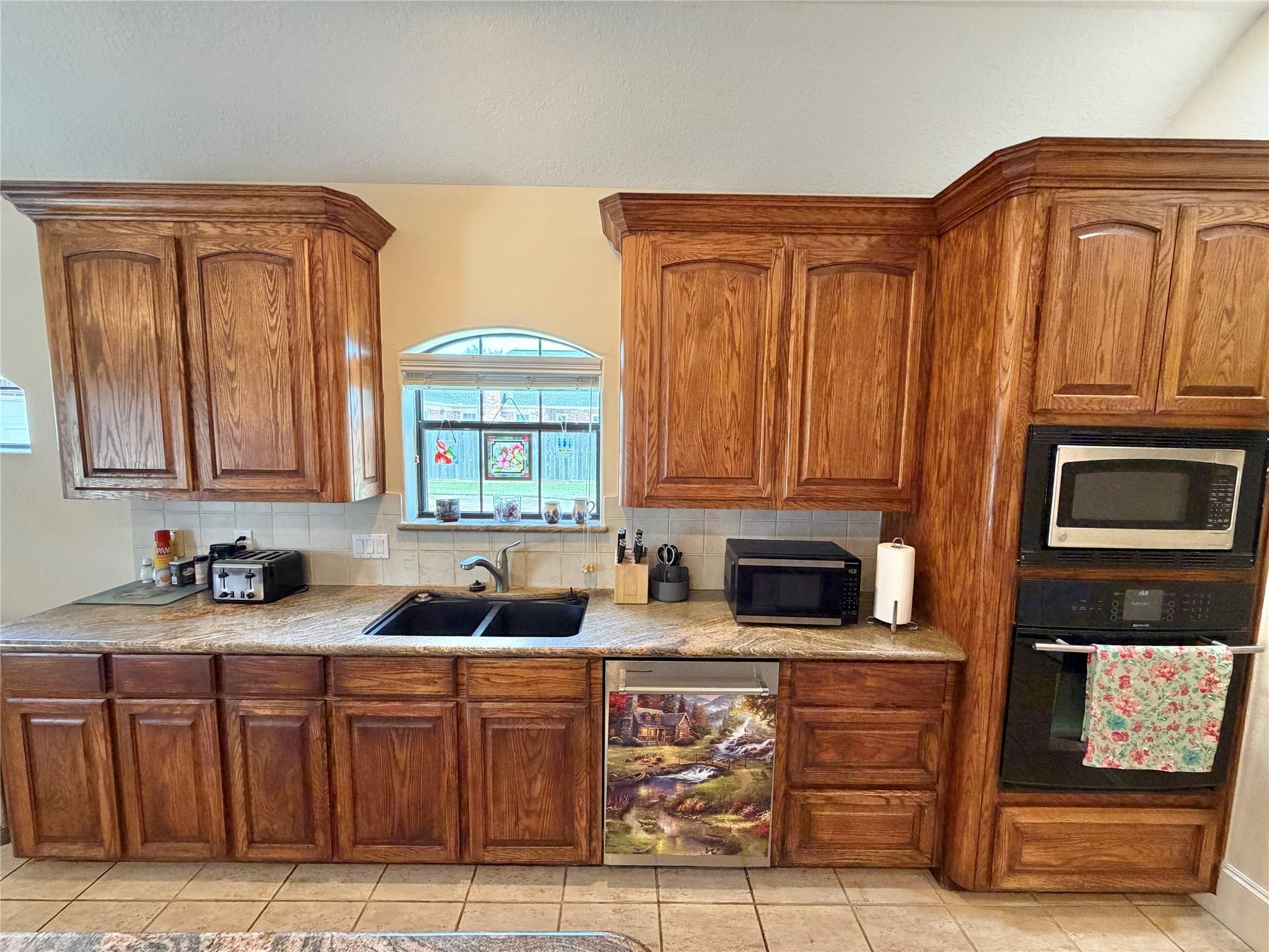 1113 Enchanted Oaks Drive, Angleton Tx 77515 Property Photo 12