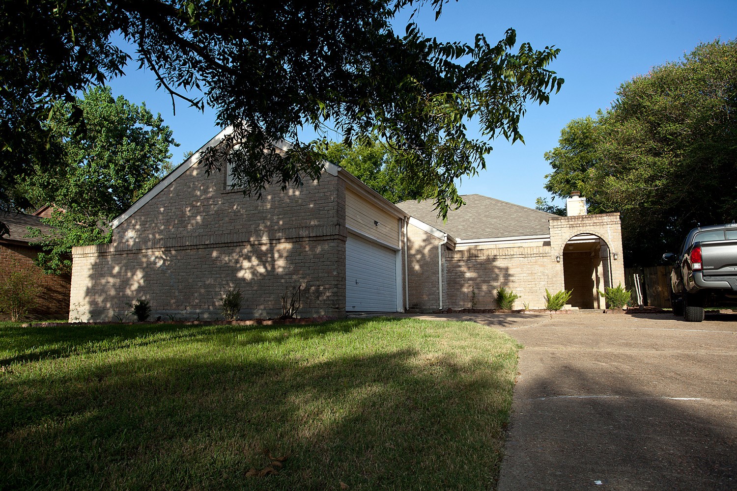 6318 Crakston Street Property Photo 1
