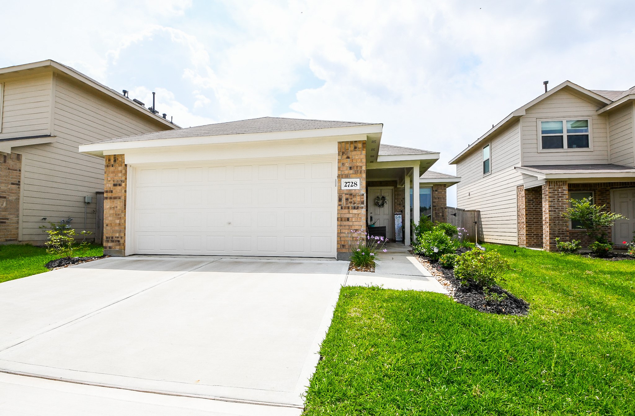 2728 Cadiz Bay Drive Property Photo 1