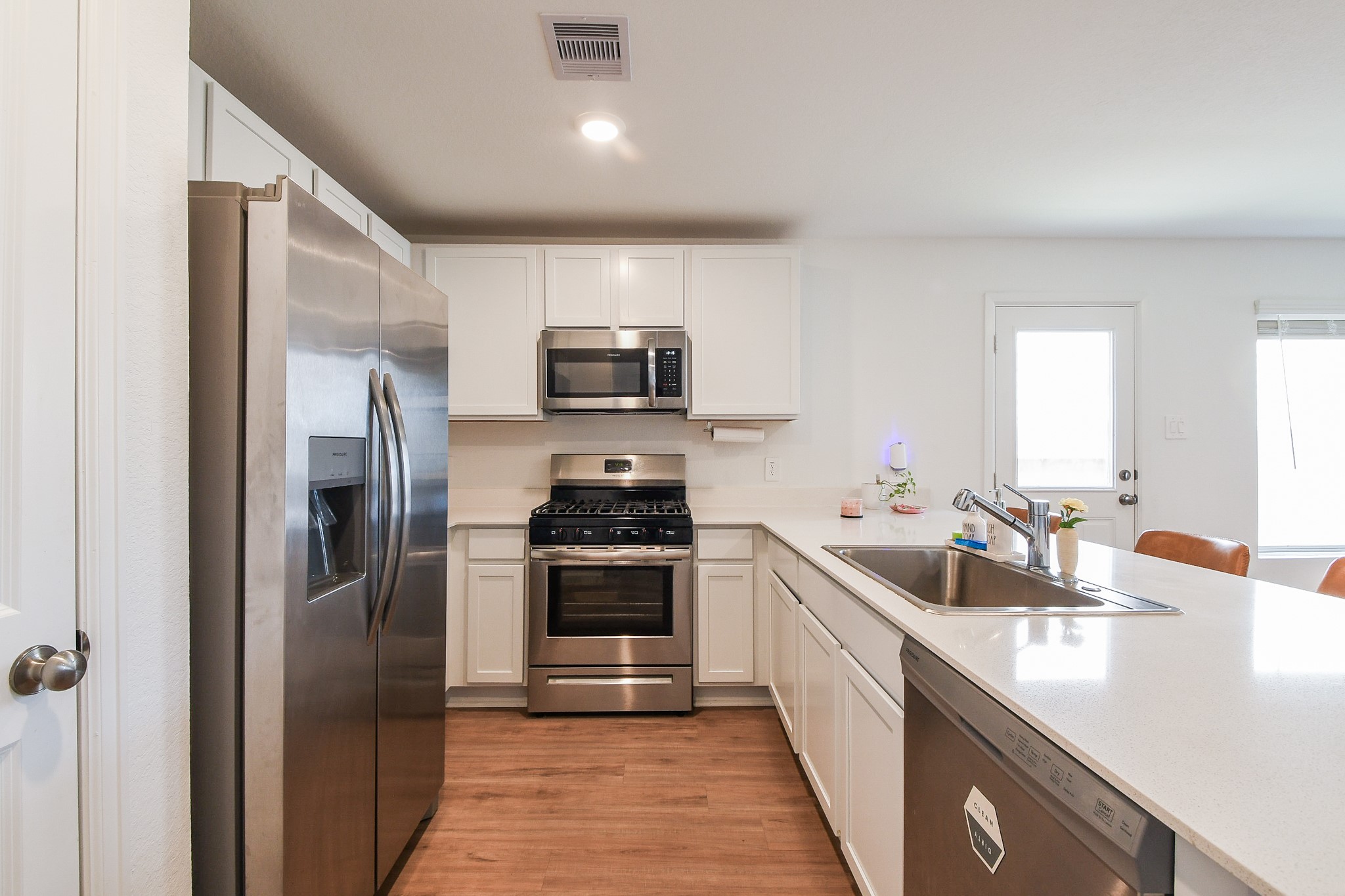 2728 Cadiz Bay Drive Property Photo 11