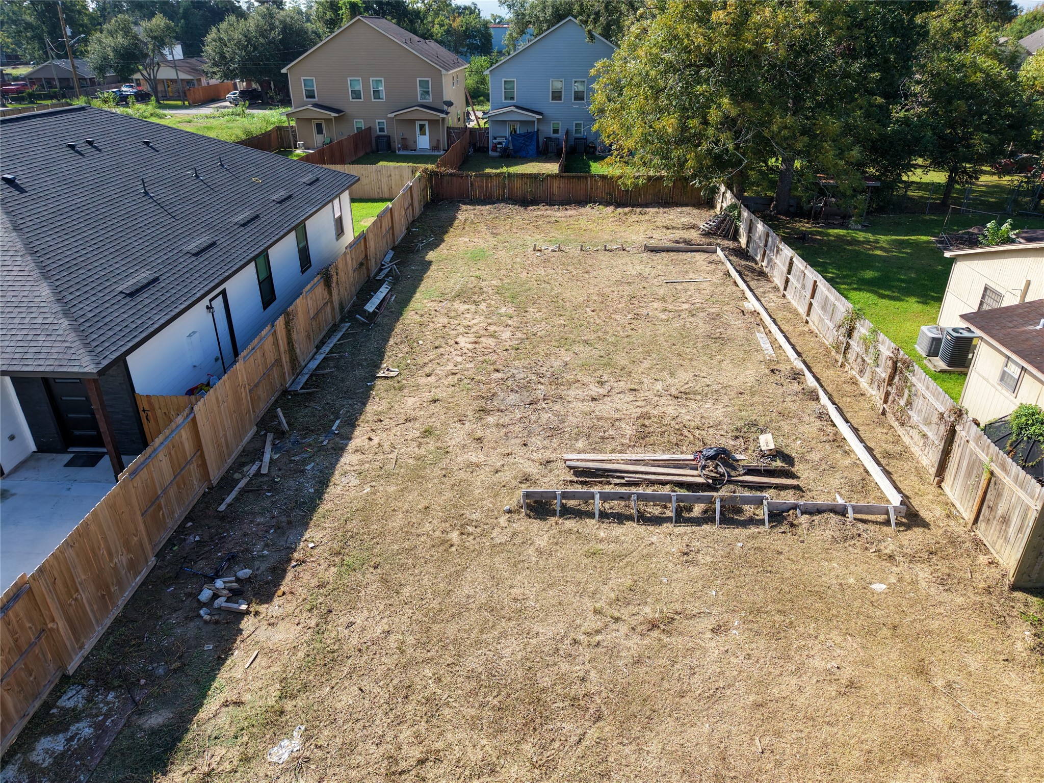 8214 Locksley Road Property Photo 3