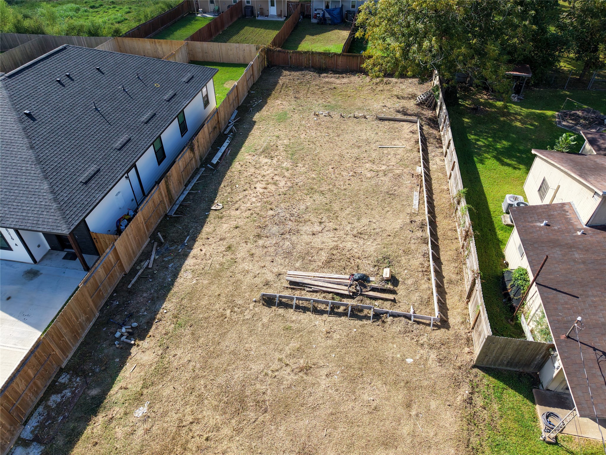 8214 Locksley Road Property Photo 4