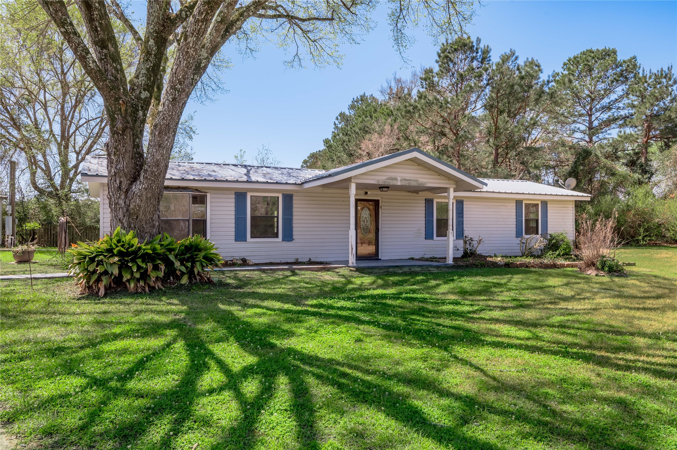 2792 Hwy 287 E Property Photo 1