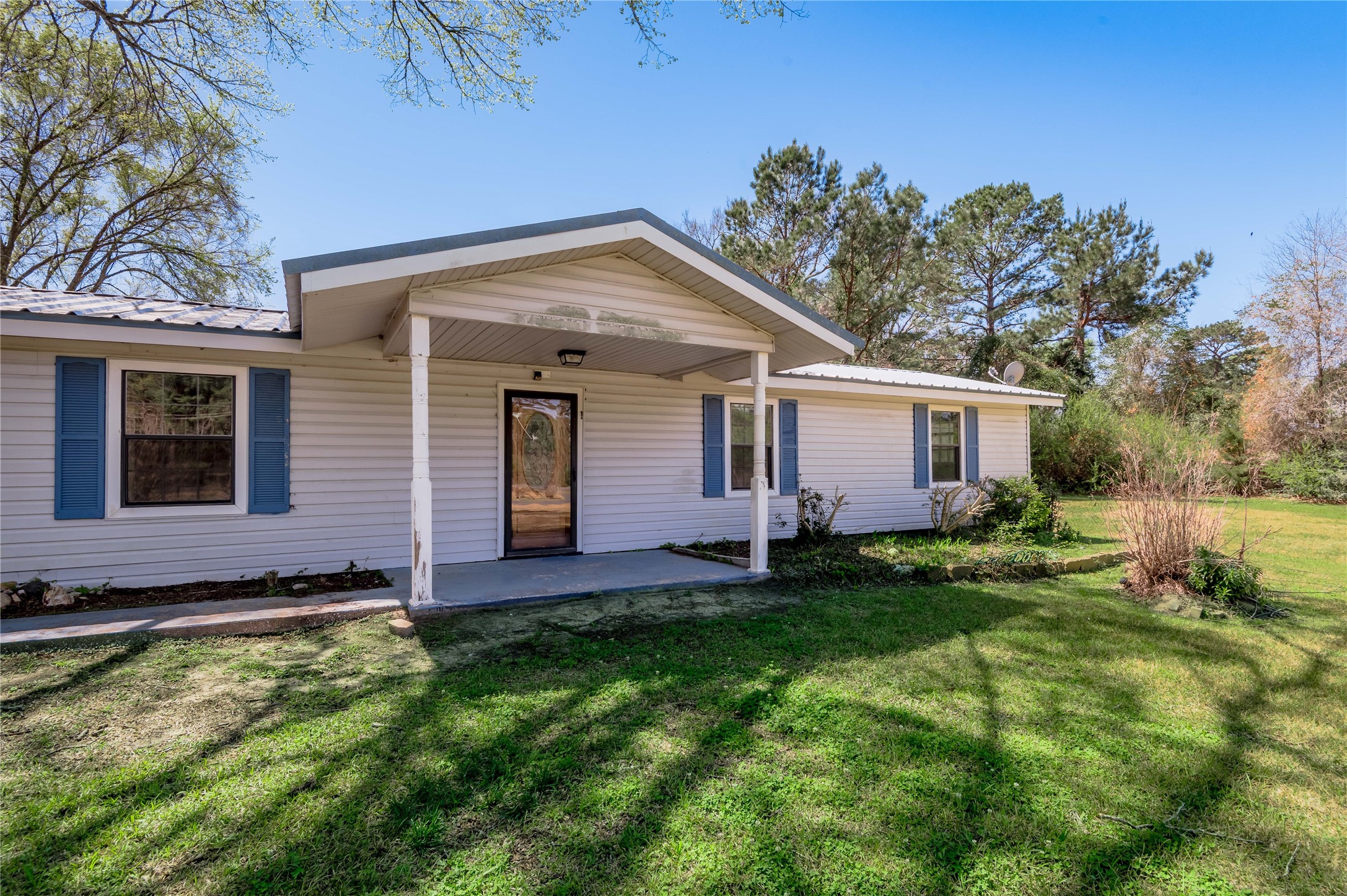 2792 Hwy 287 E Property Photo 2