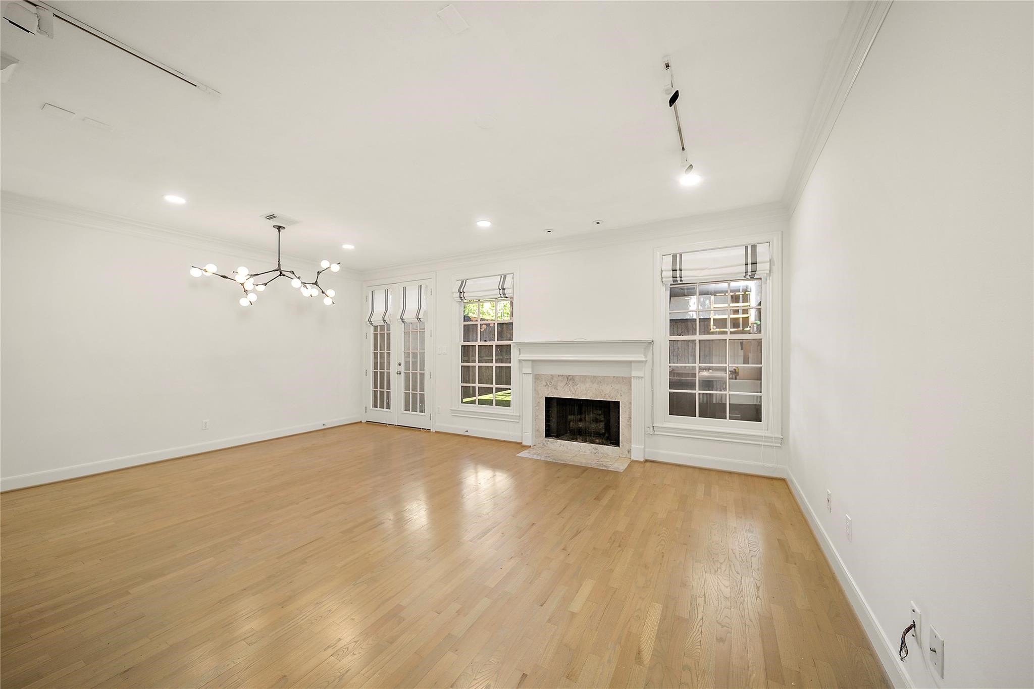 2014 Mcduffie Street Property Photo 3