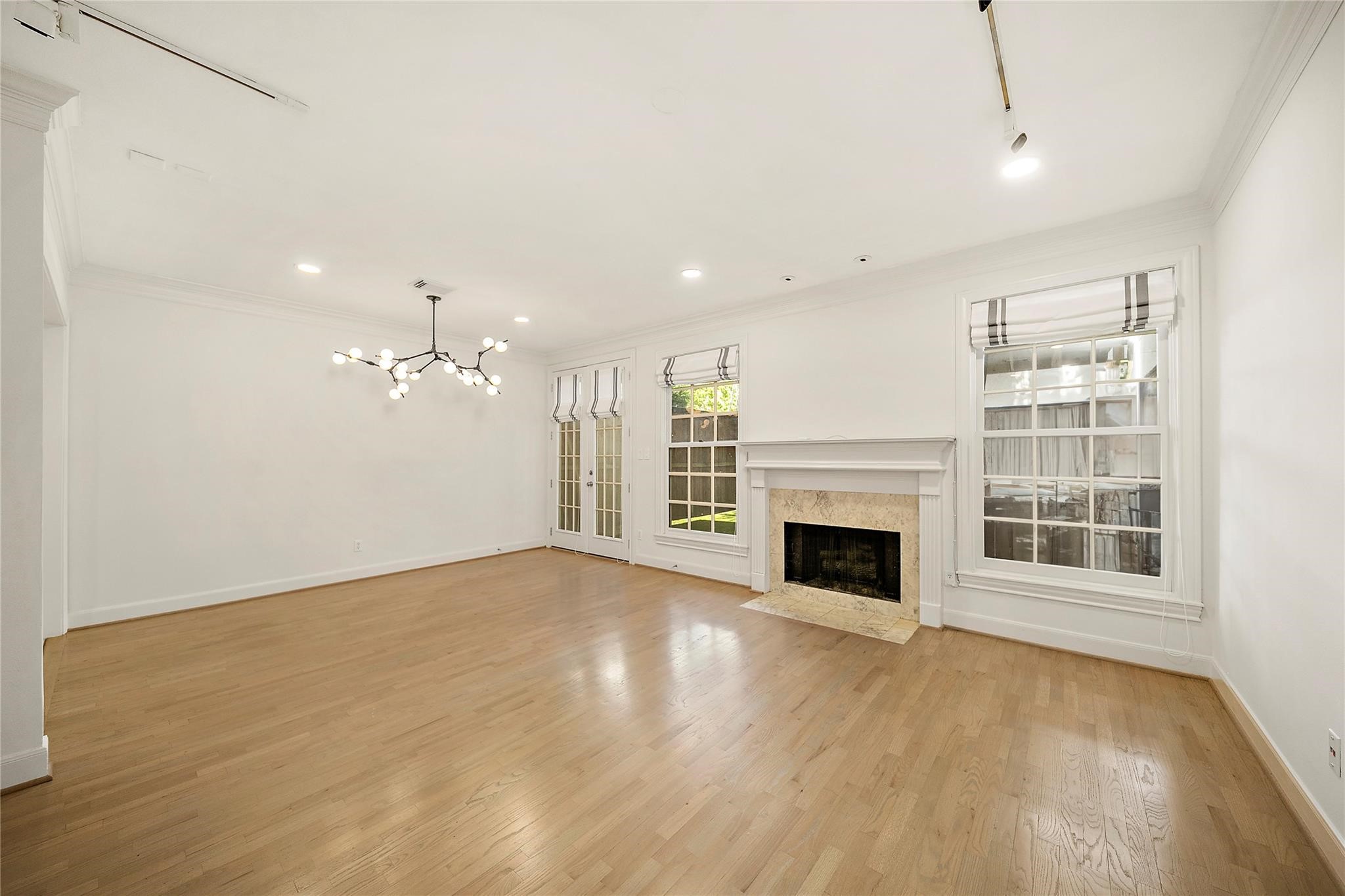 2014 Mcduffie Street Property Photo 6